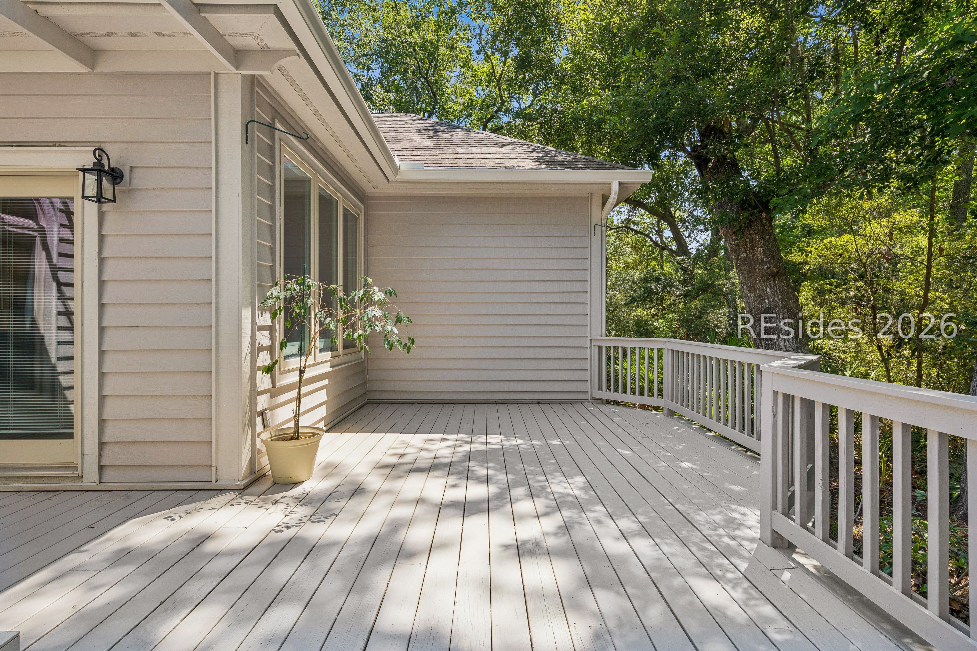 11 Forest Drive