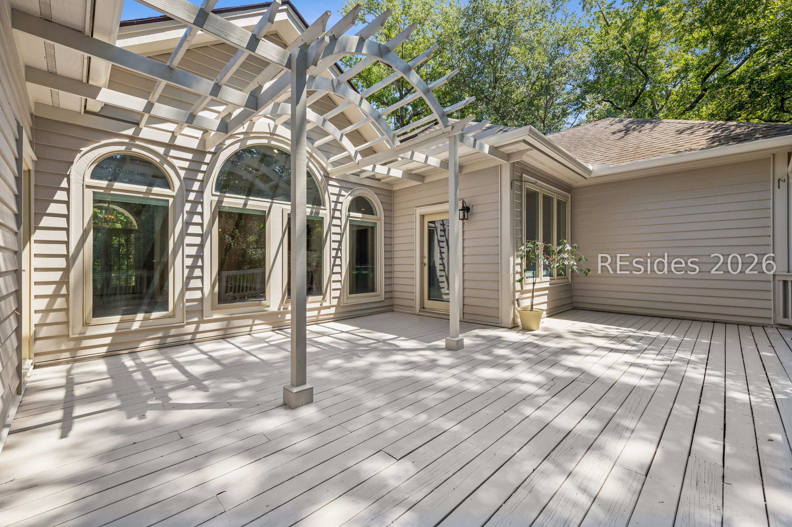 11 Forest Drive