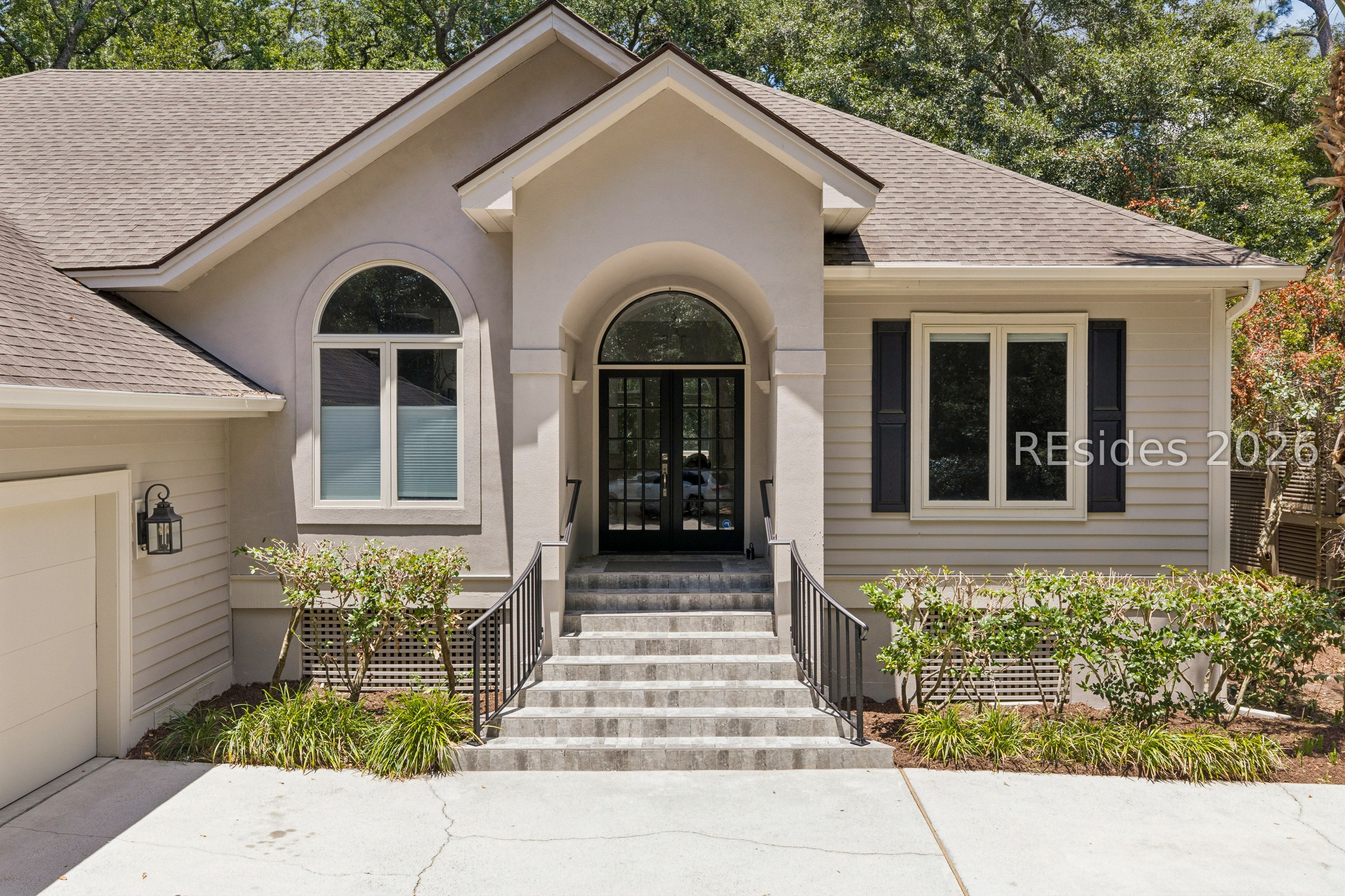 11 Forest Drive