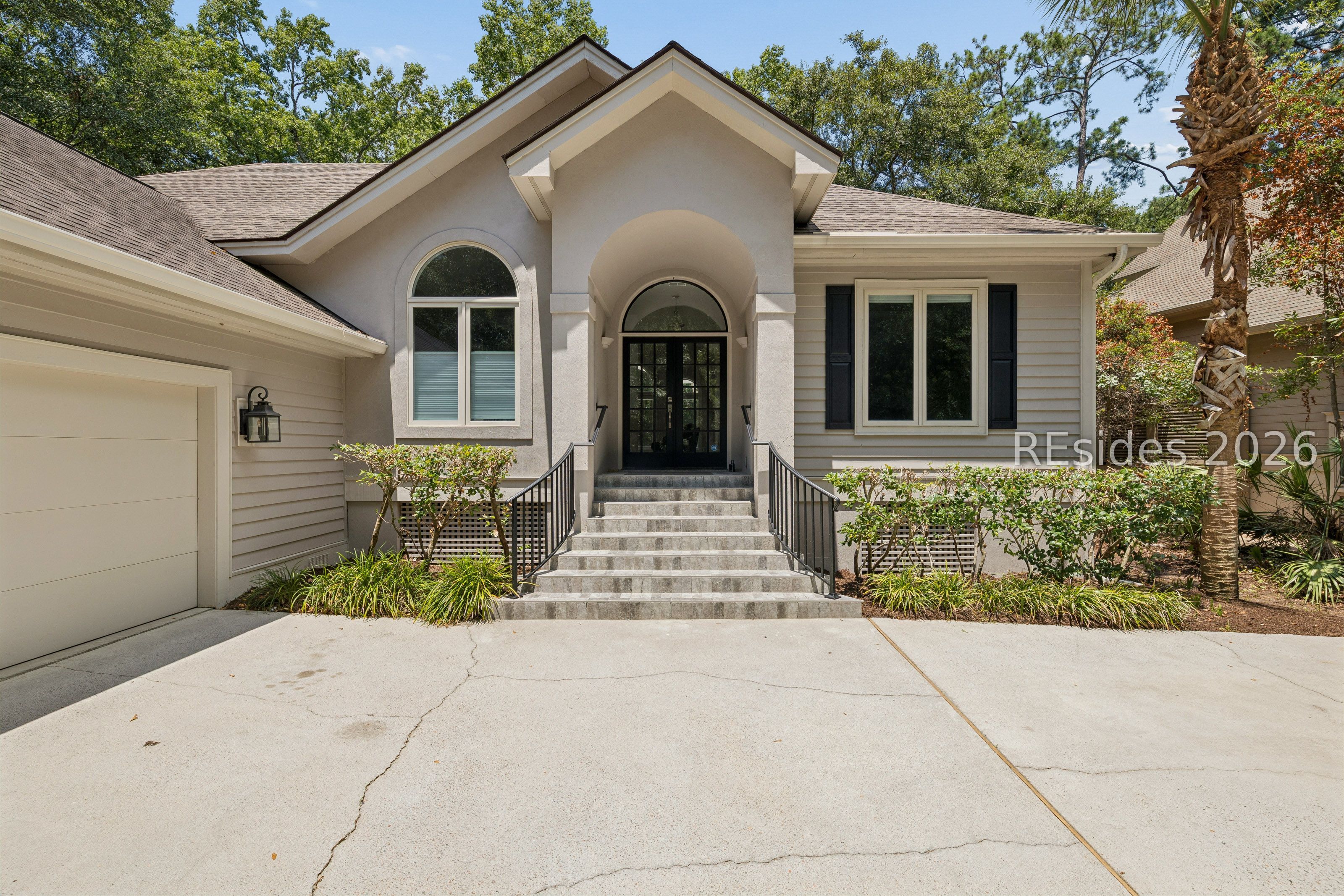 11 Forest Drive
