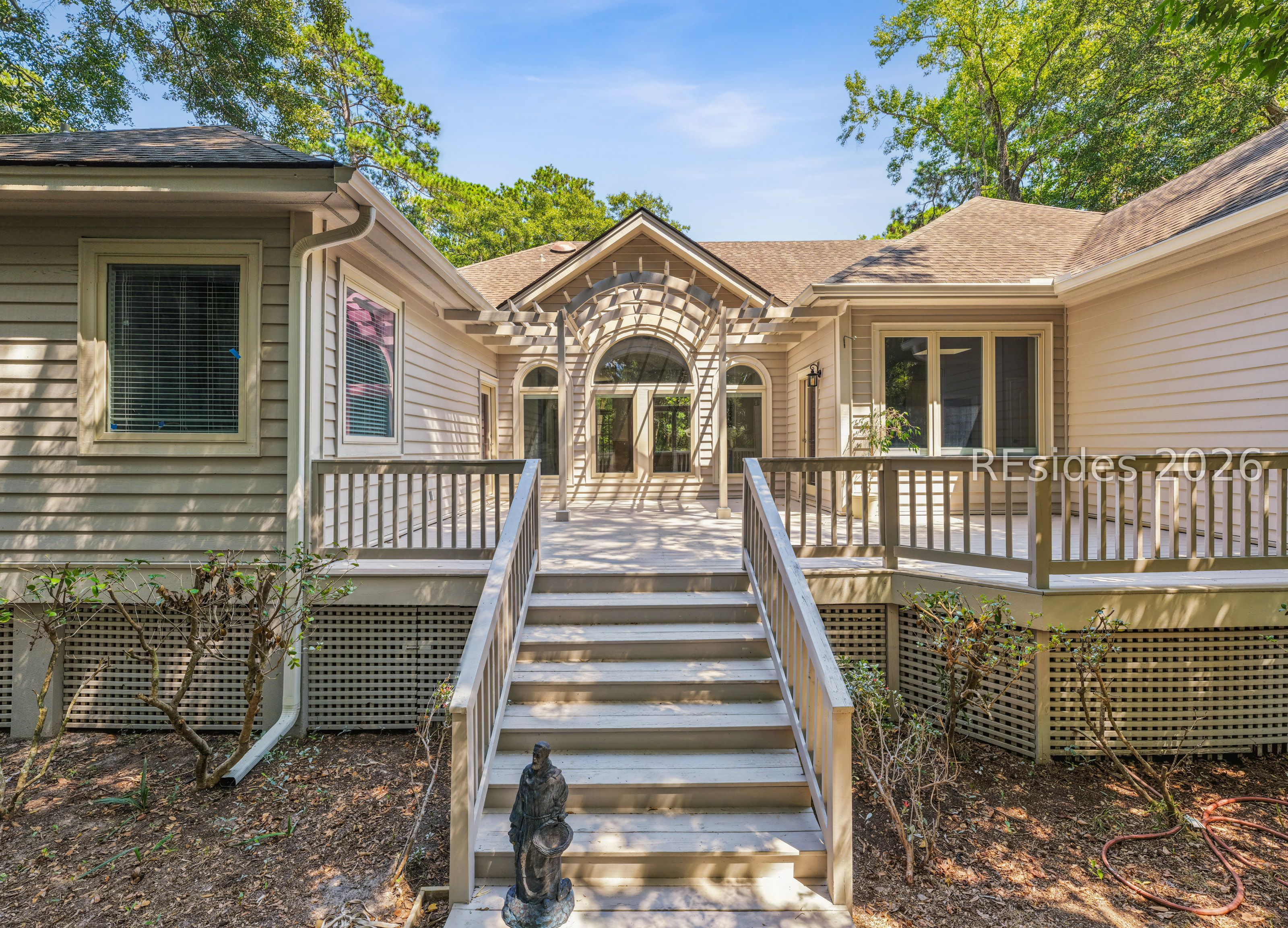 11 Forest Drive