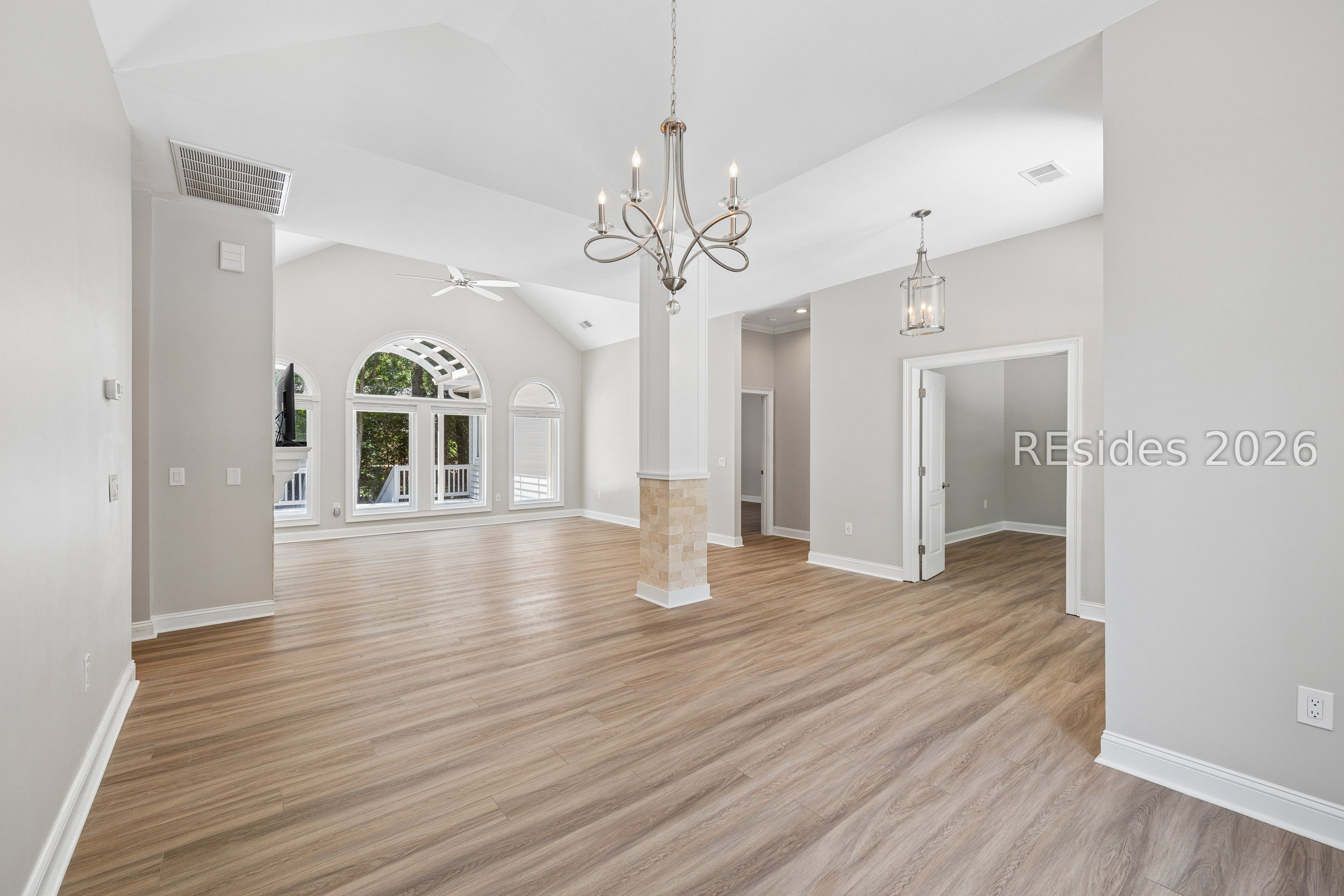 11 Forest Drive