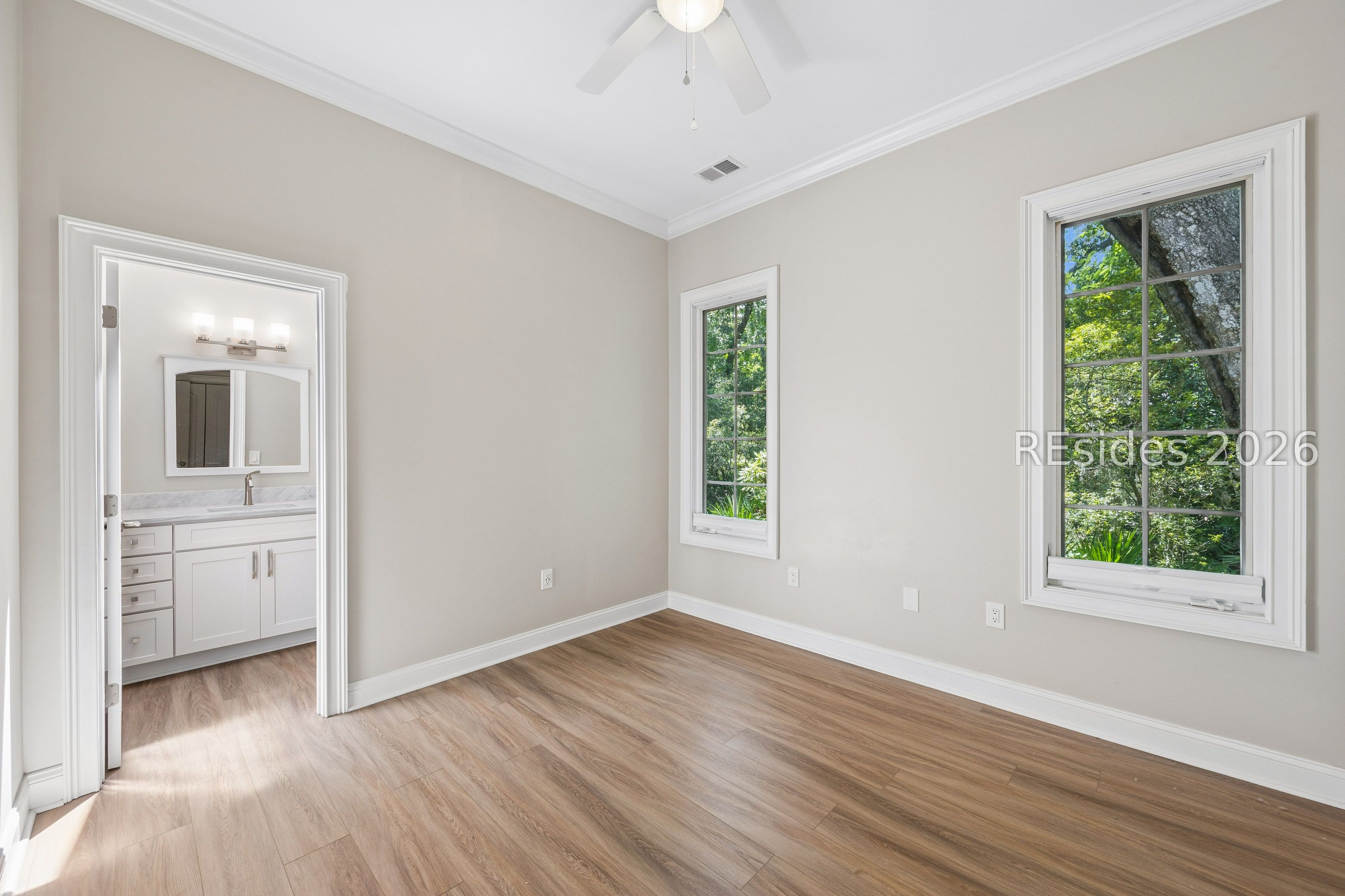 11 Forest Drive