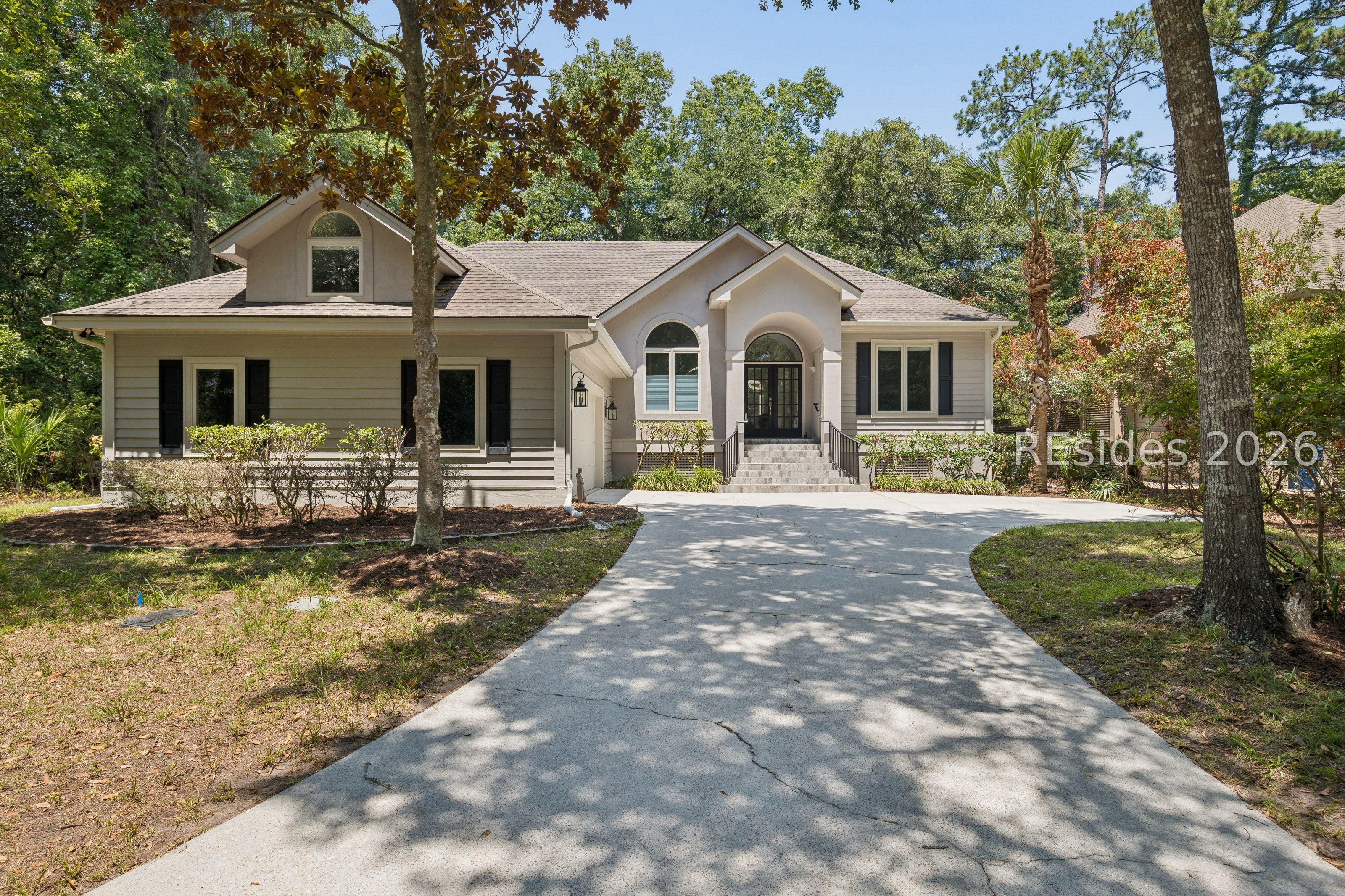 11 Forest Drive