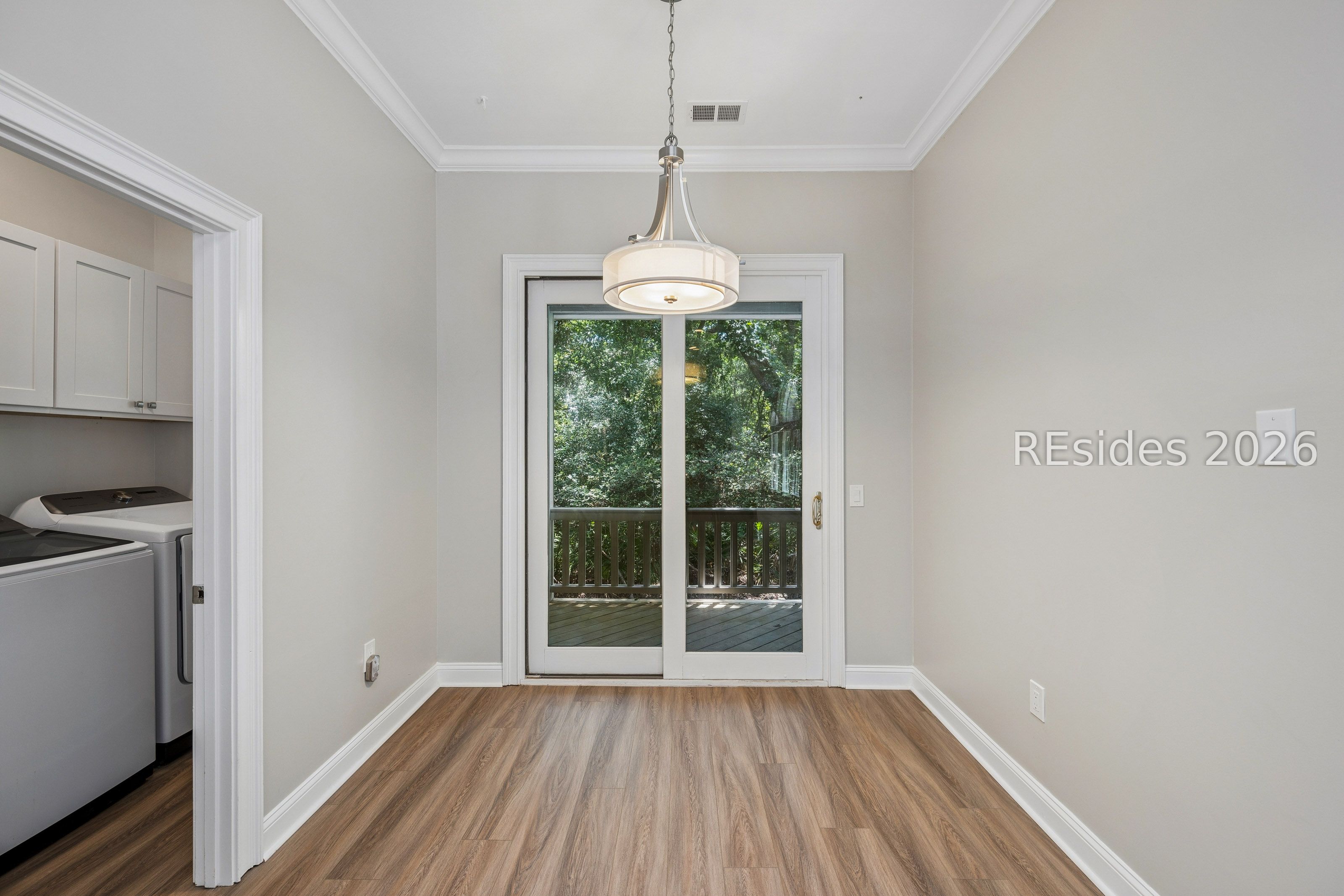 11 Forest Drive