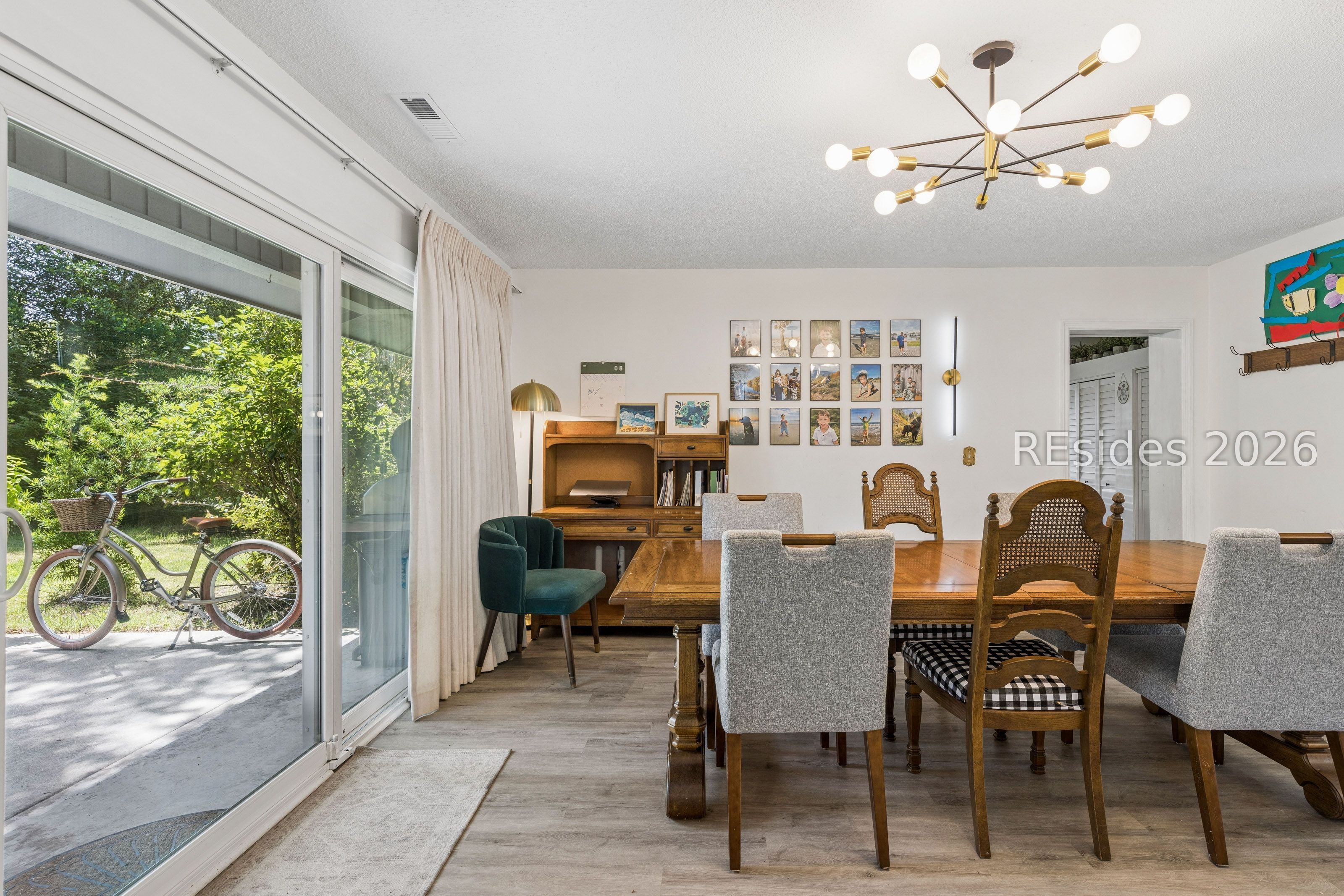 10 Camellia Street