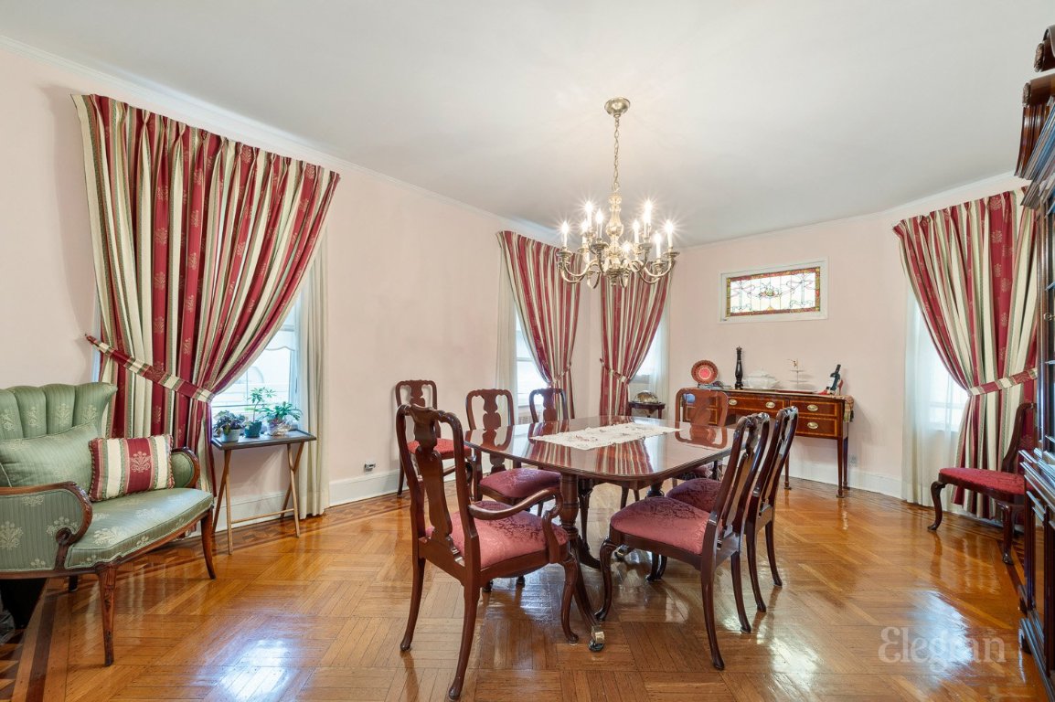 216 Dover Street Building