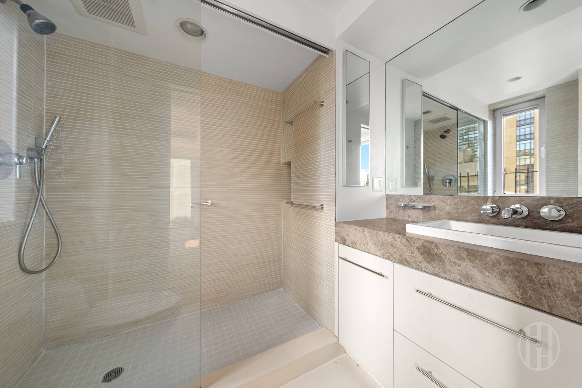 400 E 52nd Street 14-G
