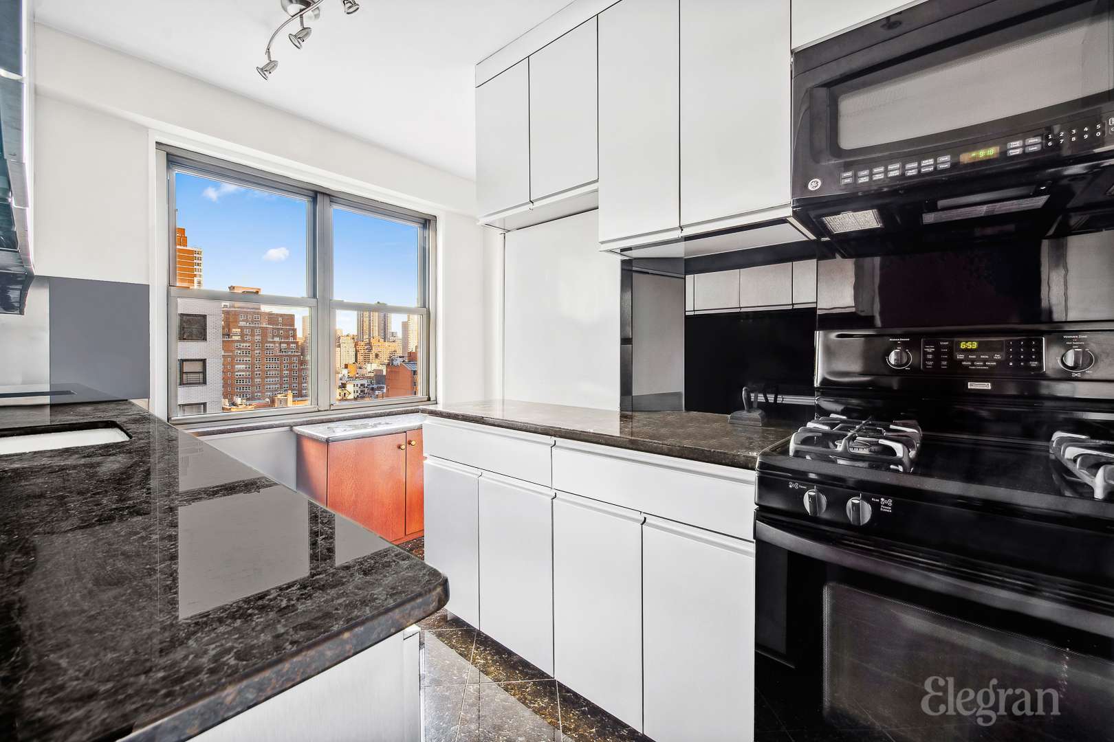 360 E 72nd Street A-1410