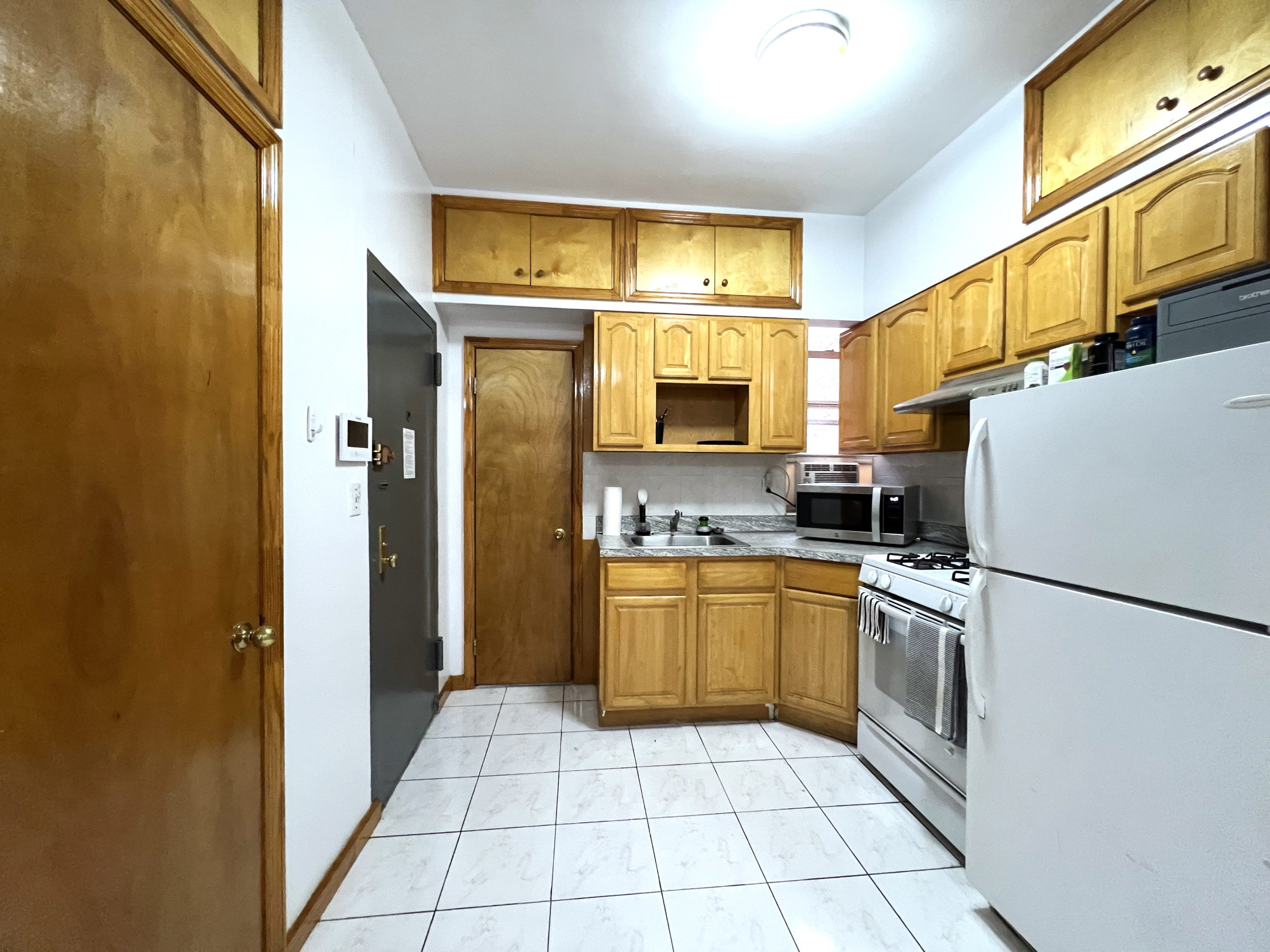 35 Henry Street 3-A
