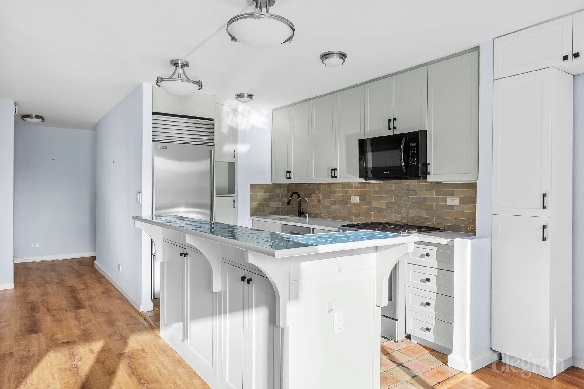 382 Central Park W 18-J