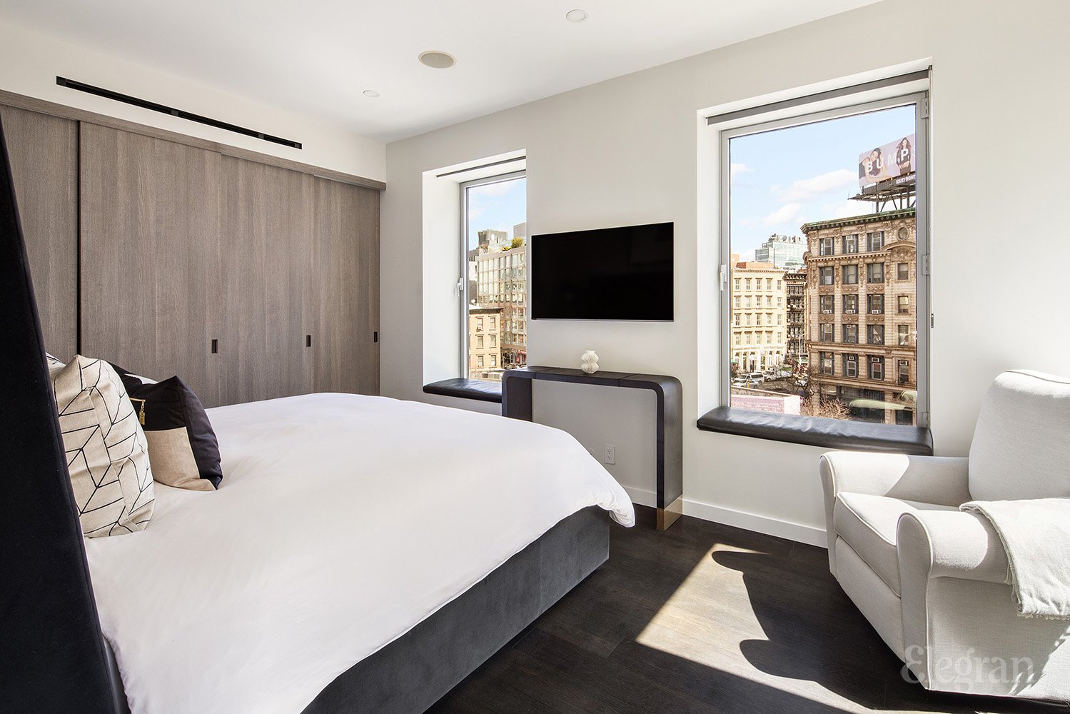 1 York Street 4-F