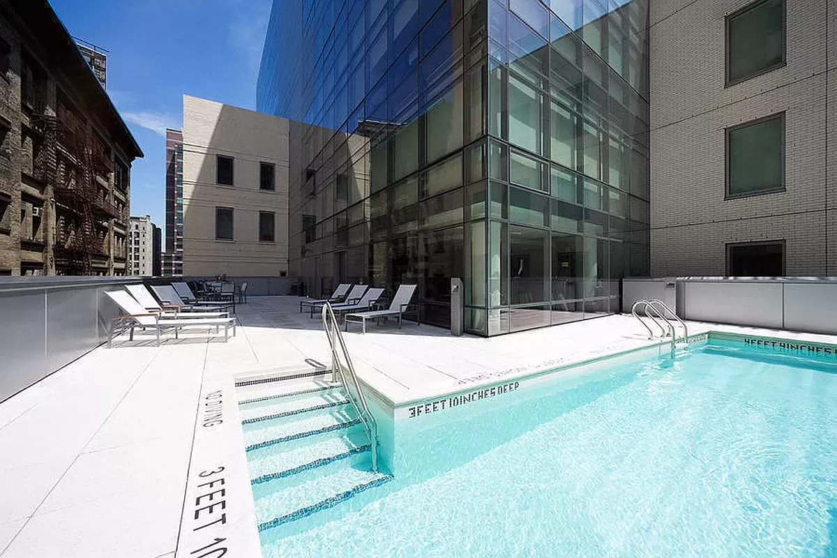 1 York Street 4-F
