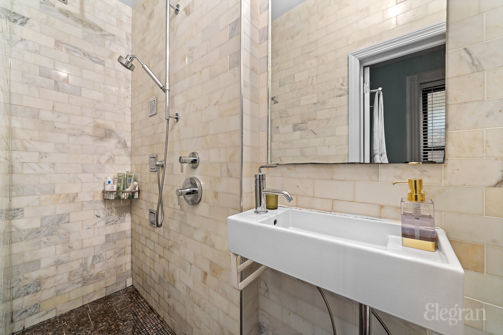 516 E 82nd Street 4-W