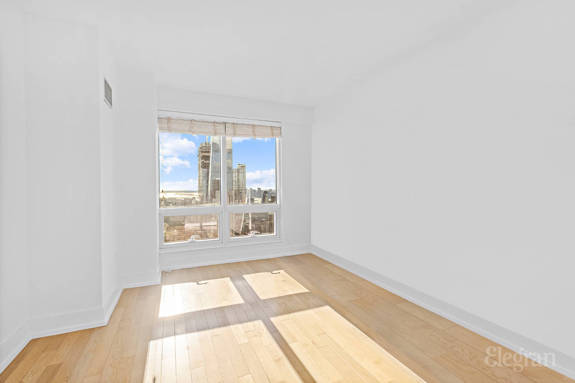 350 W 42nd Street 45G