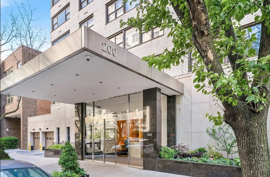 200 E 74th Street 2G
