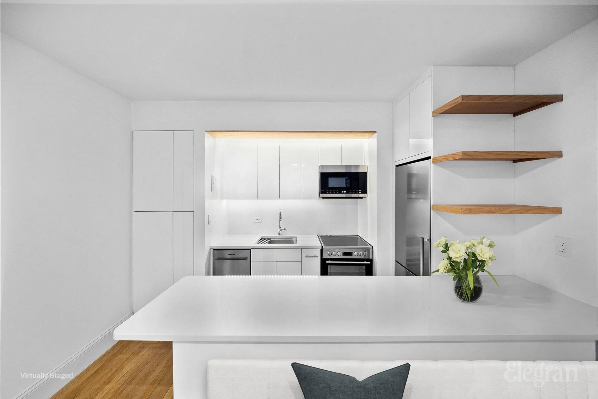 325 W 45th Street 520