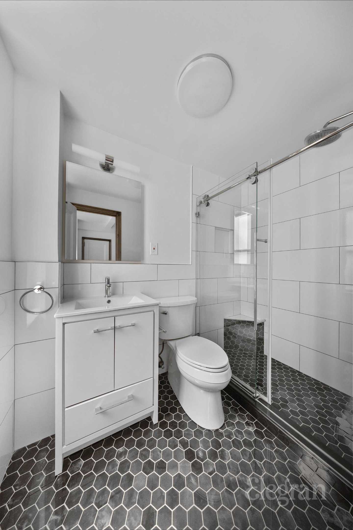 325 W 45th Street 520