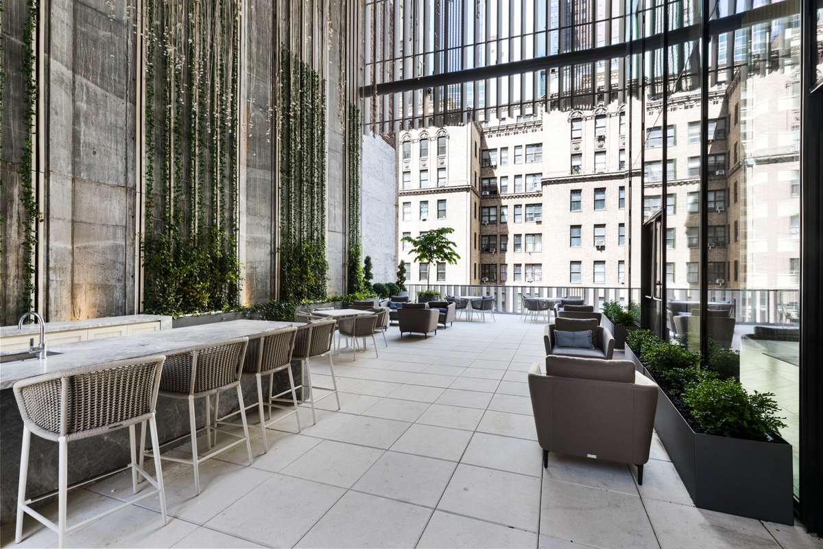 138 E 50th Street 18D