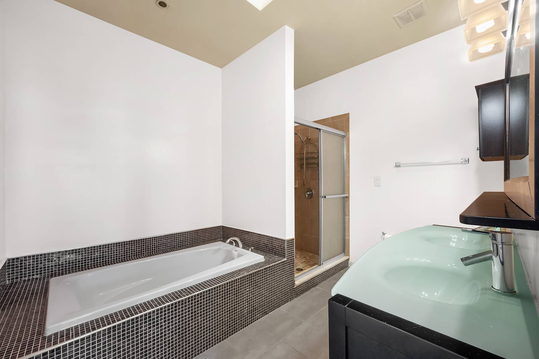 708 Lexington Avenue