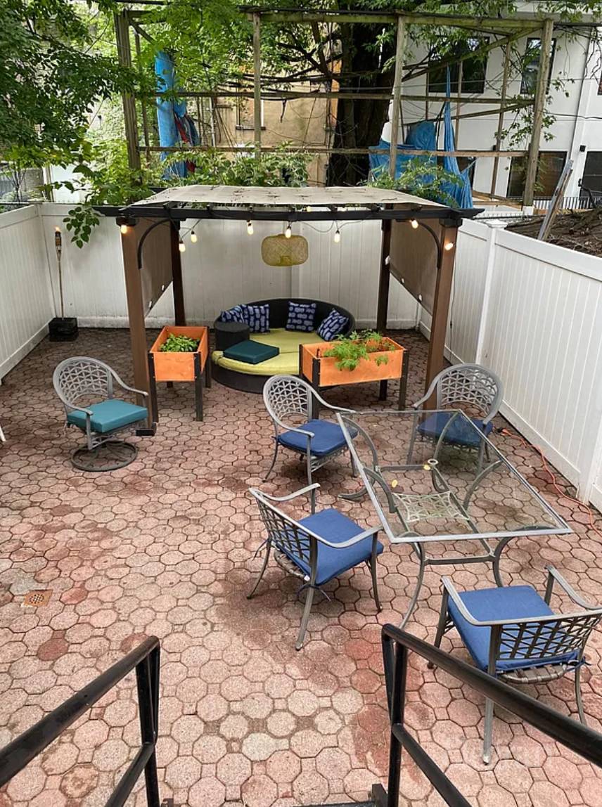 708 Lexington Avenue