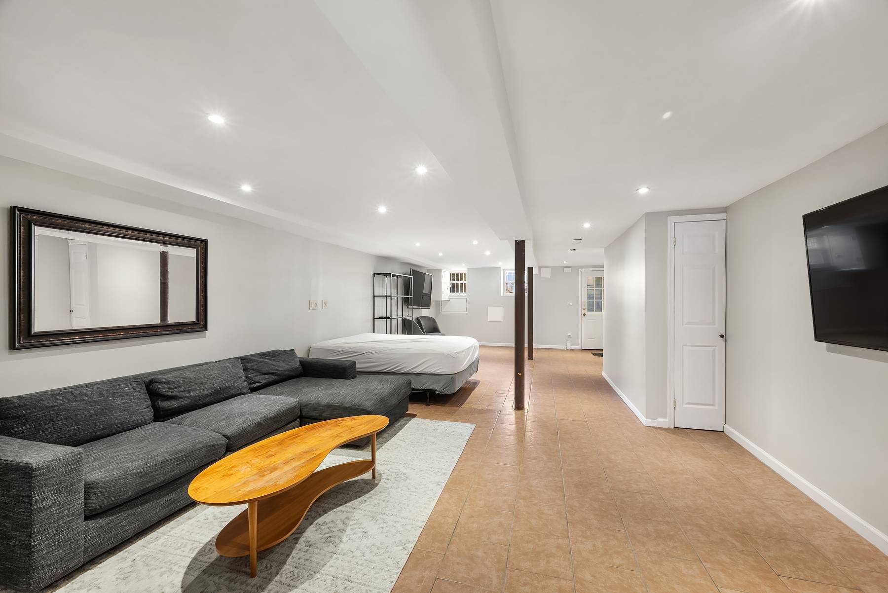 708 Lexington Avenue