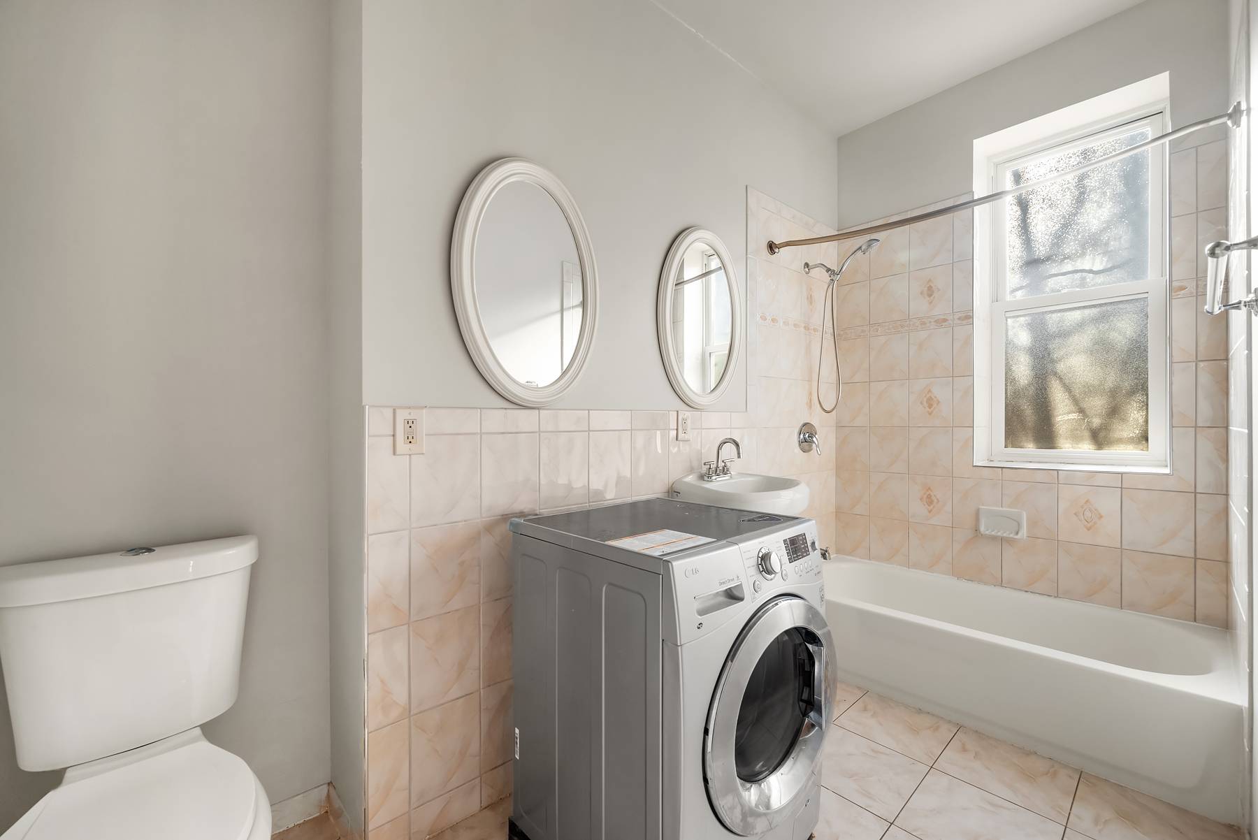 708 Lexington Avenue