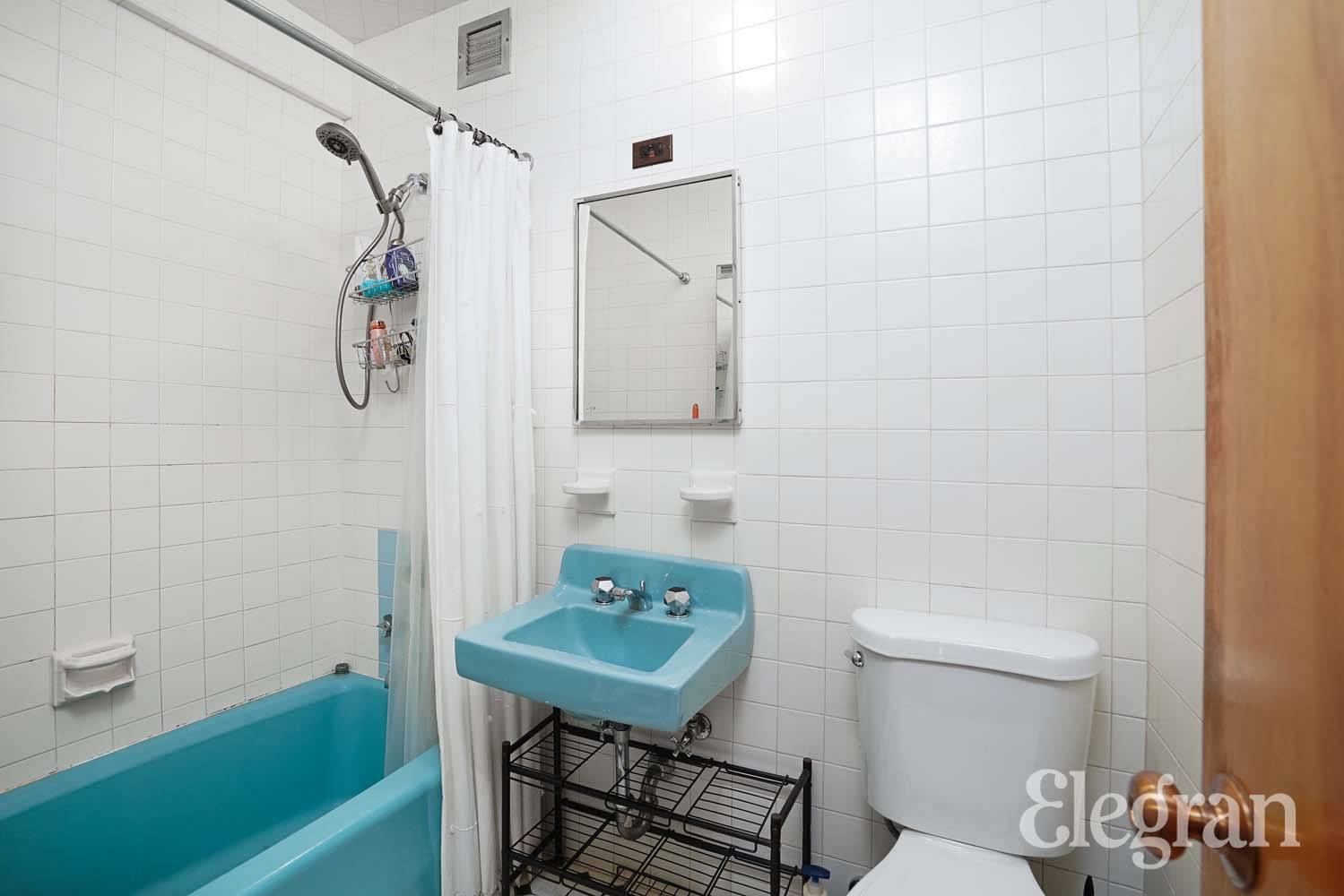 217 E 60th Street 401