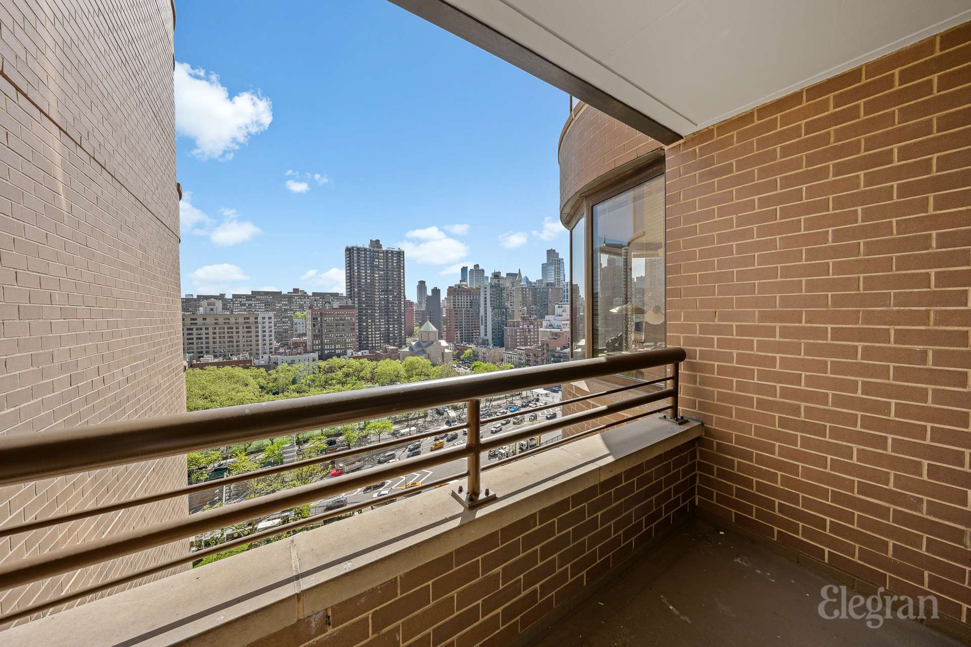 330 E 38th Street 16B