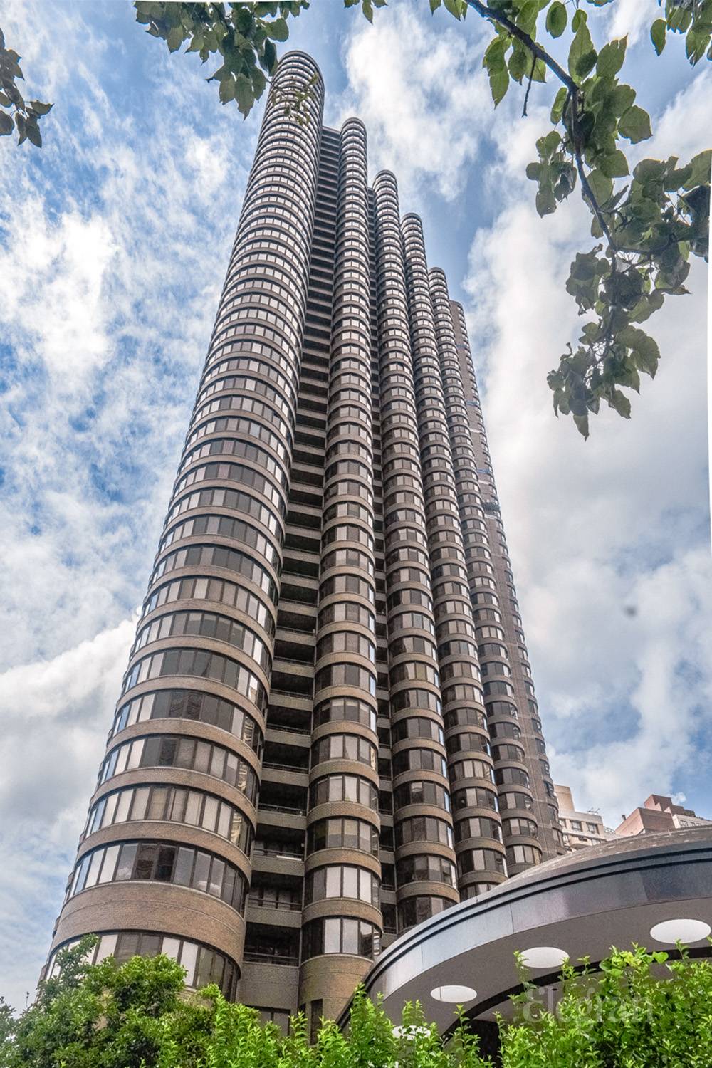 330 E 38th Street 16B