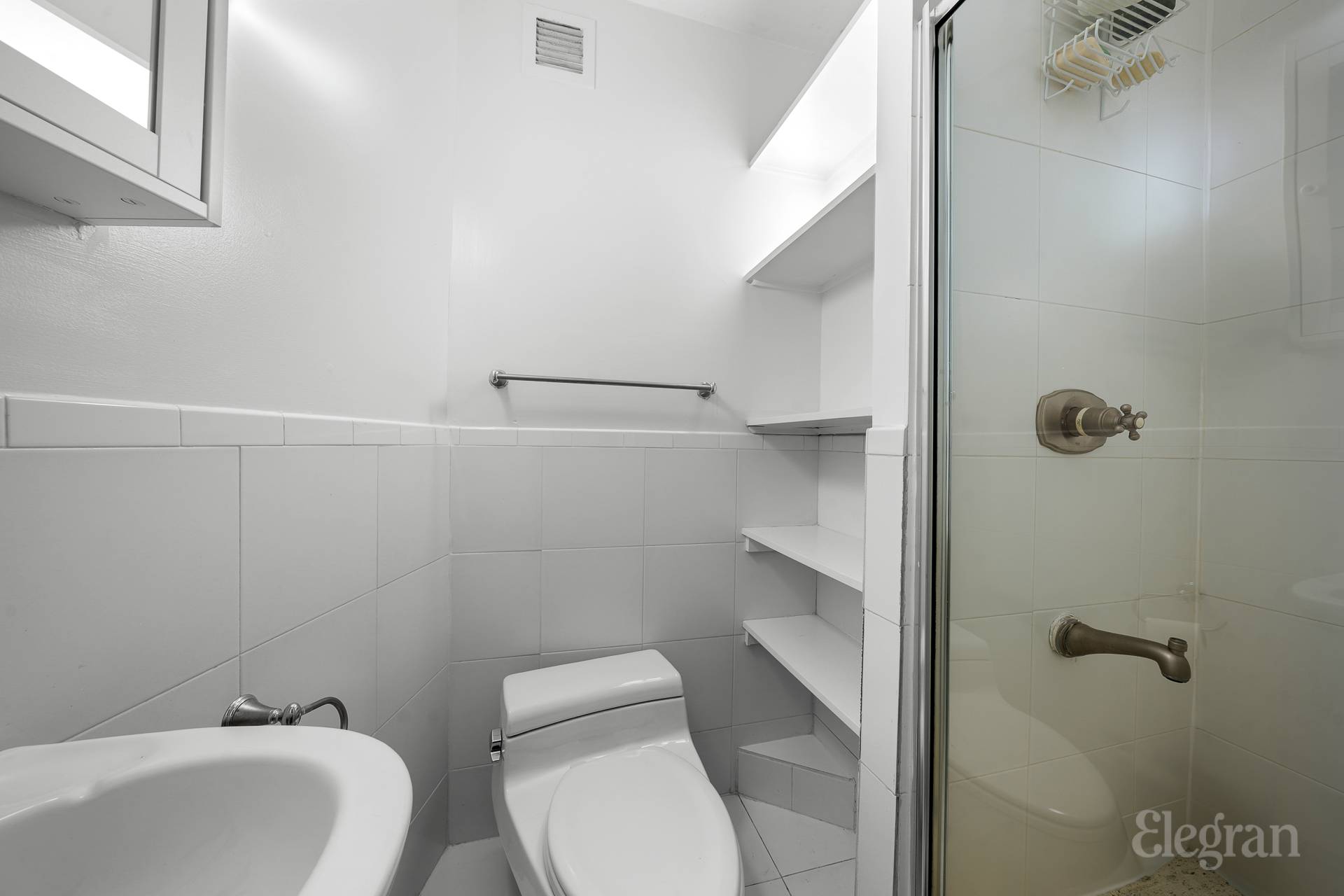 330 E 38th Street 16B