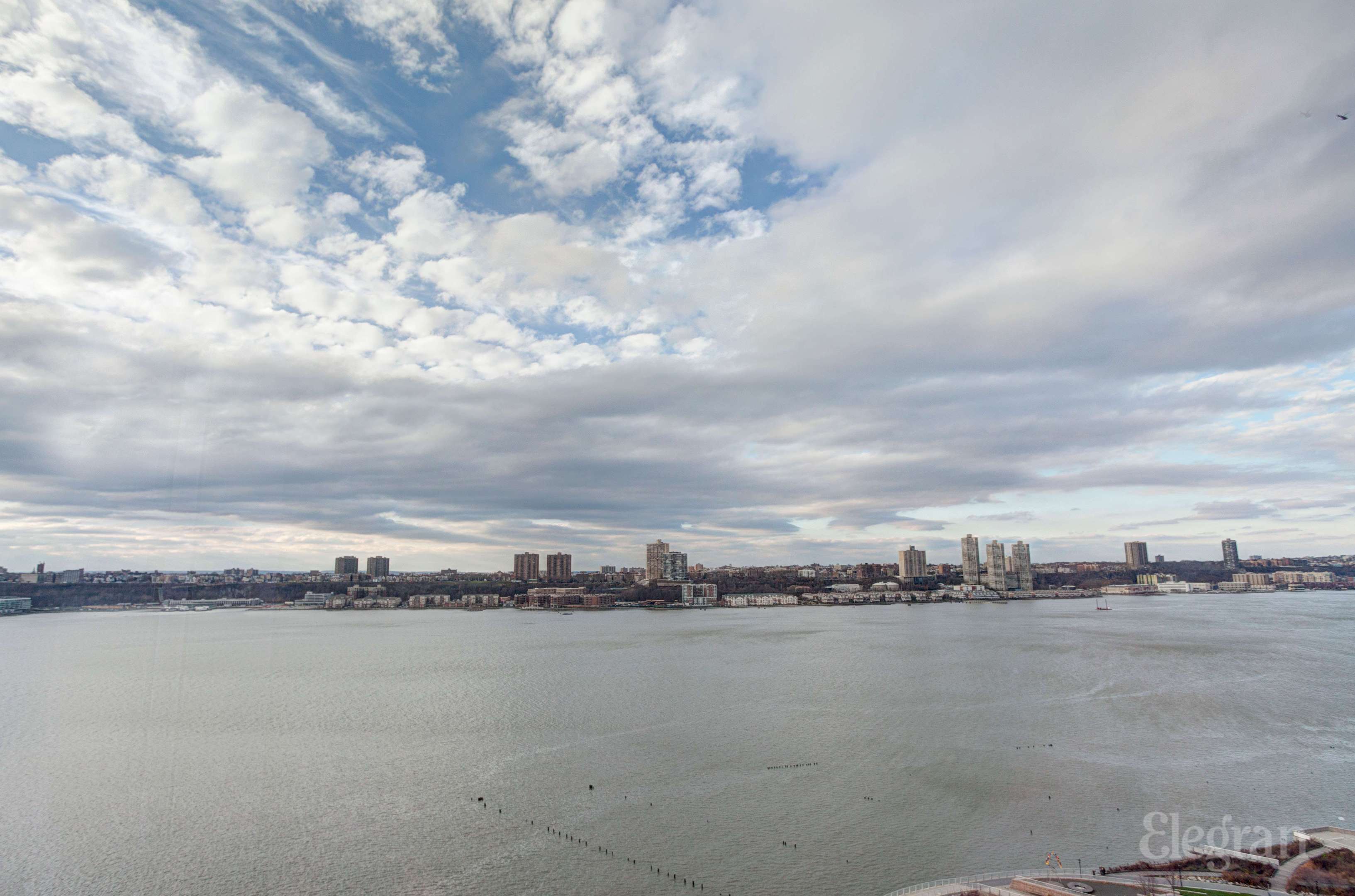 50 Riverside Boulevard 19A