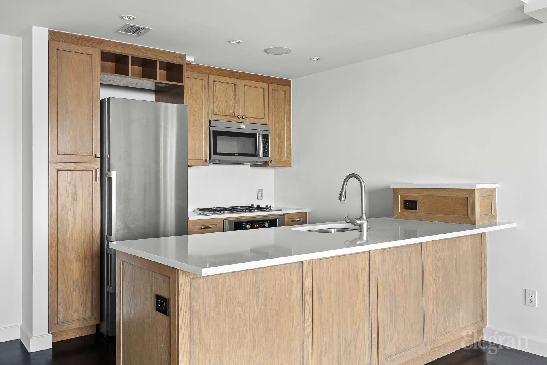 333 Rector Place PH2S