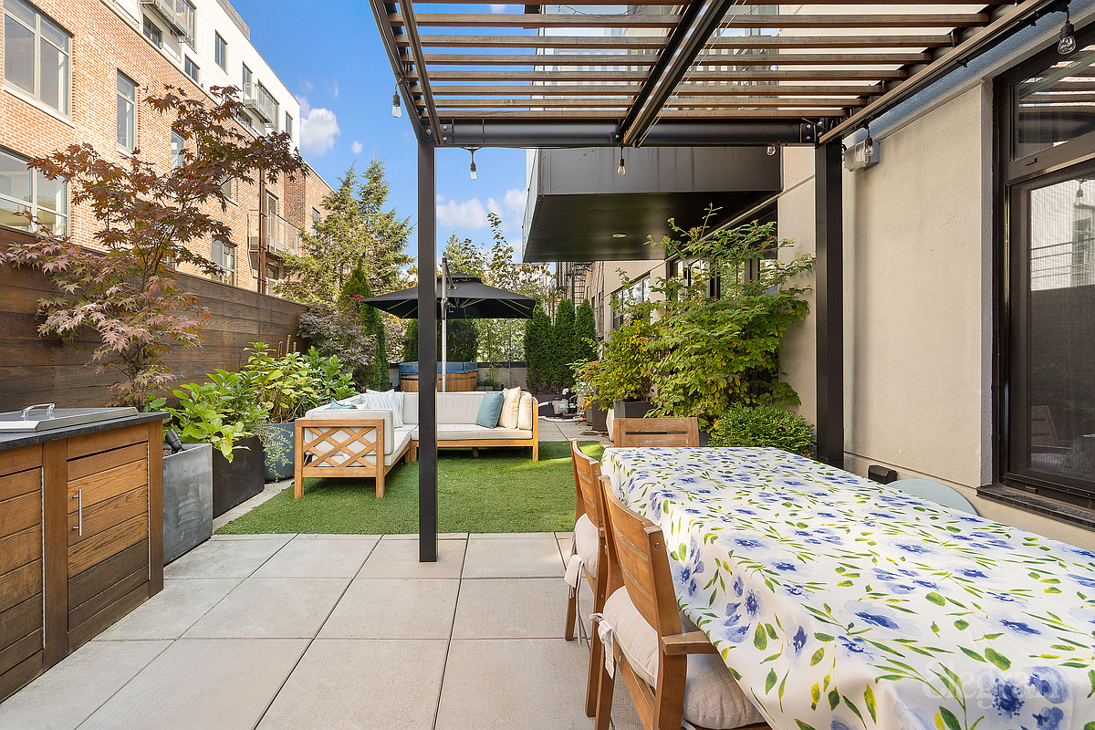 131 Devoe Street 2C