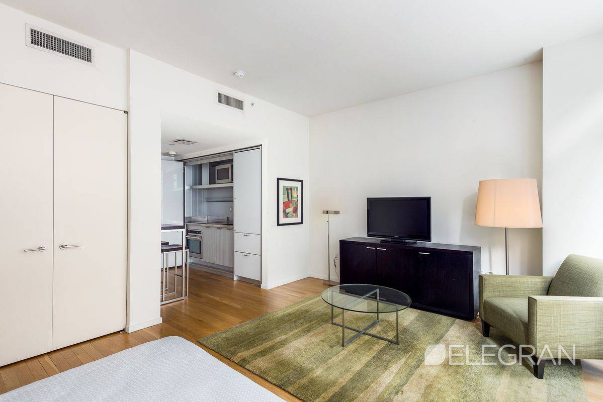 18 W 48th Street 6C