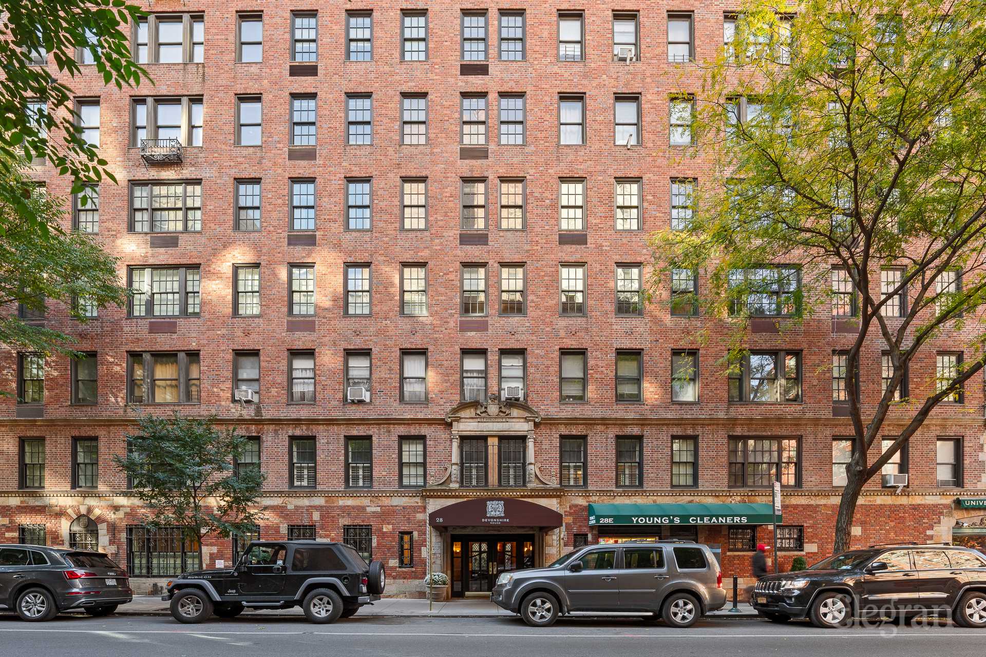 28 E 10th Street 10B