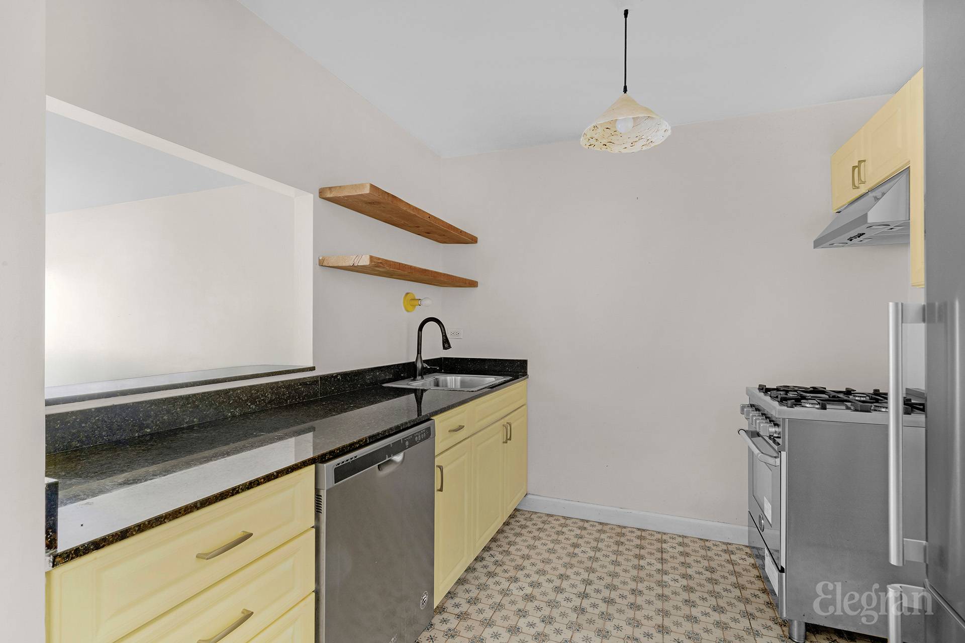 1400 5th Avenue 4G