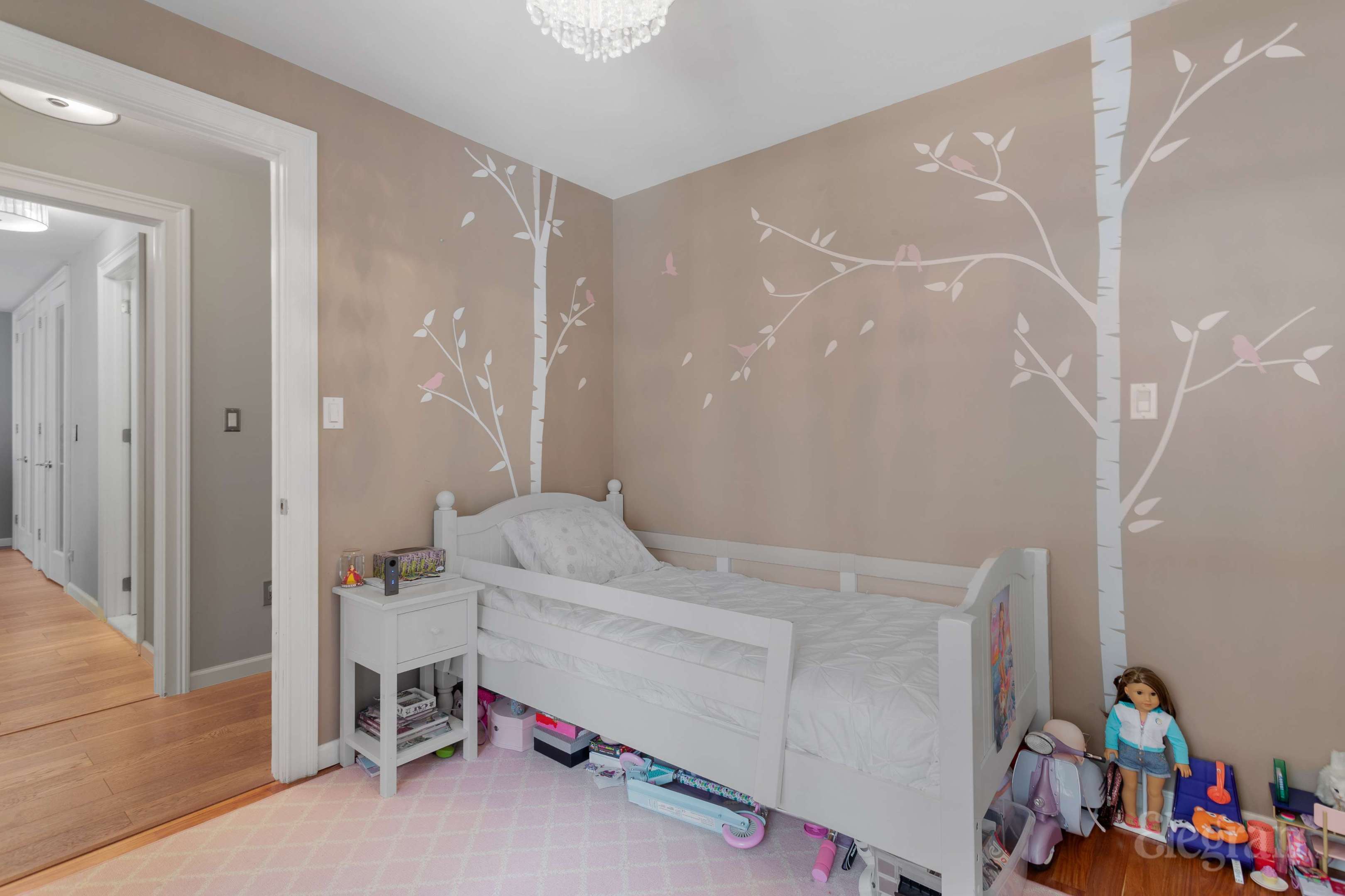 330 E 38th Street 8IJ