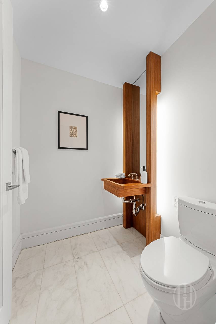 60 Riverside Boulevard 1902