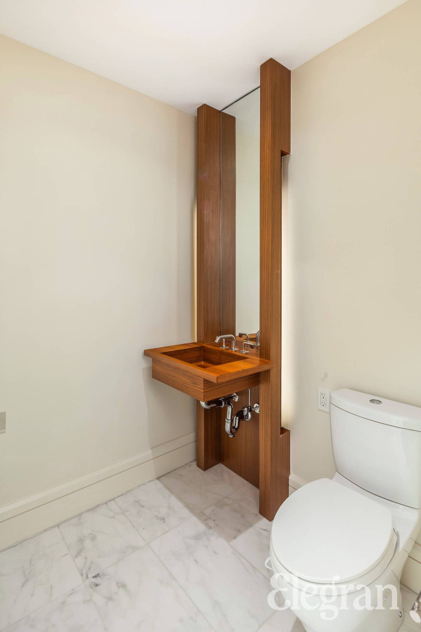 60 Riverside Boulevard 1902