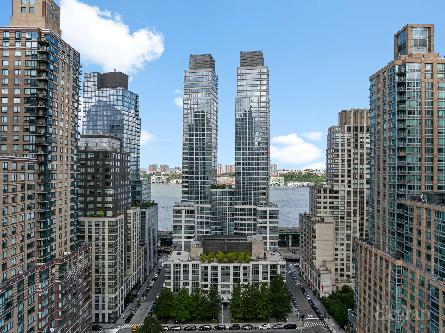 80 Riverside Boulevard 19B