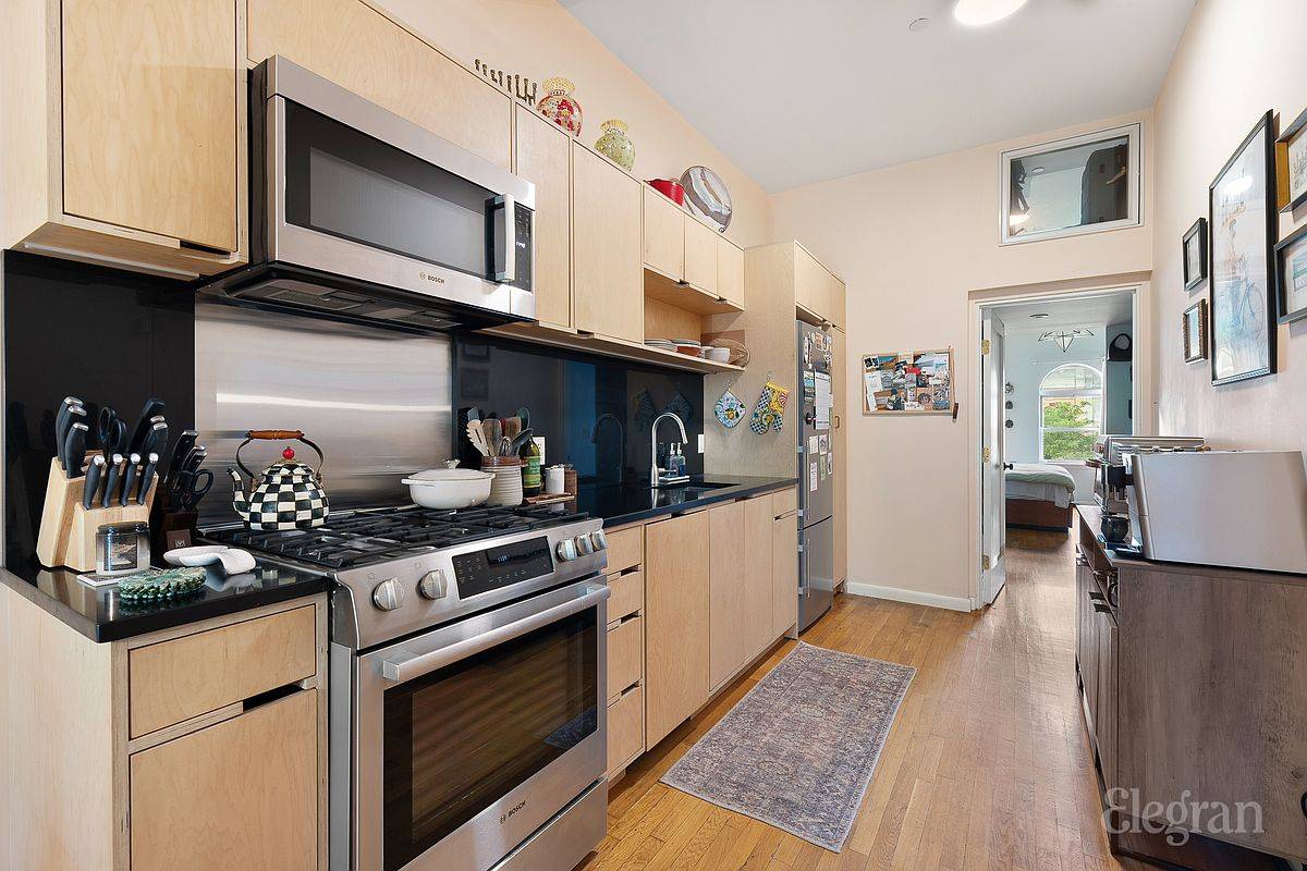 240 Kingsland Avenue 3R