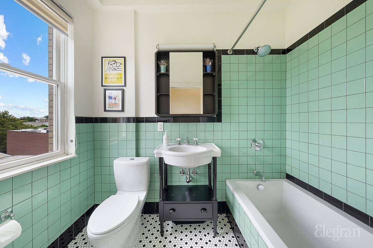 240 Kingsland Avenue 3R