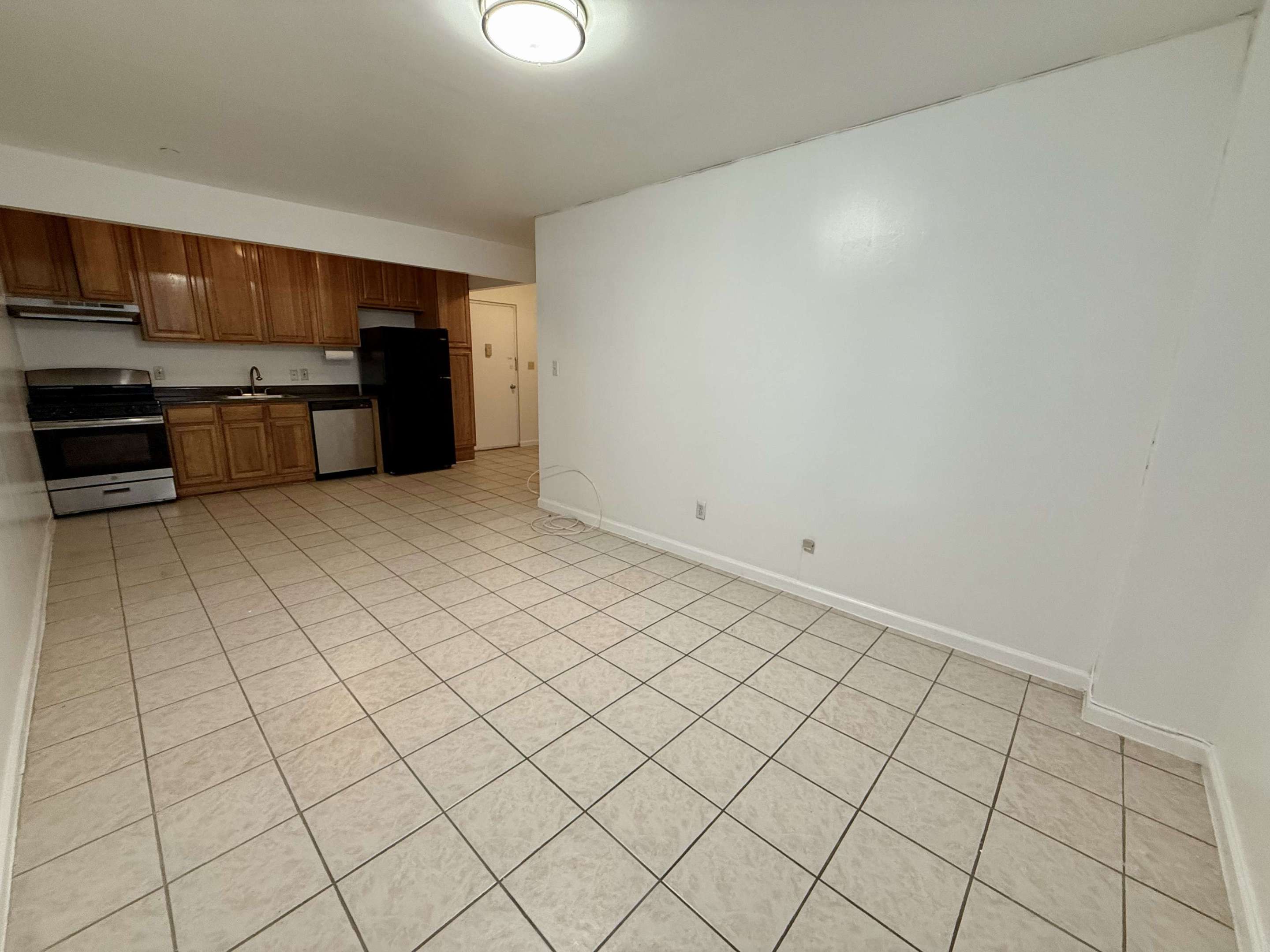 535 W 51st Street LH