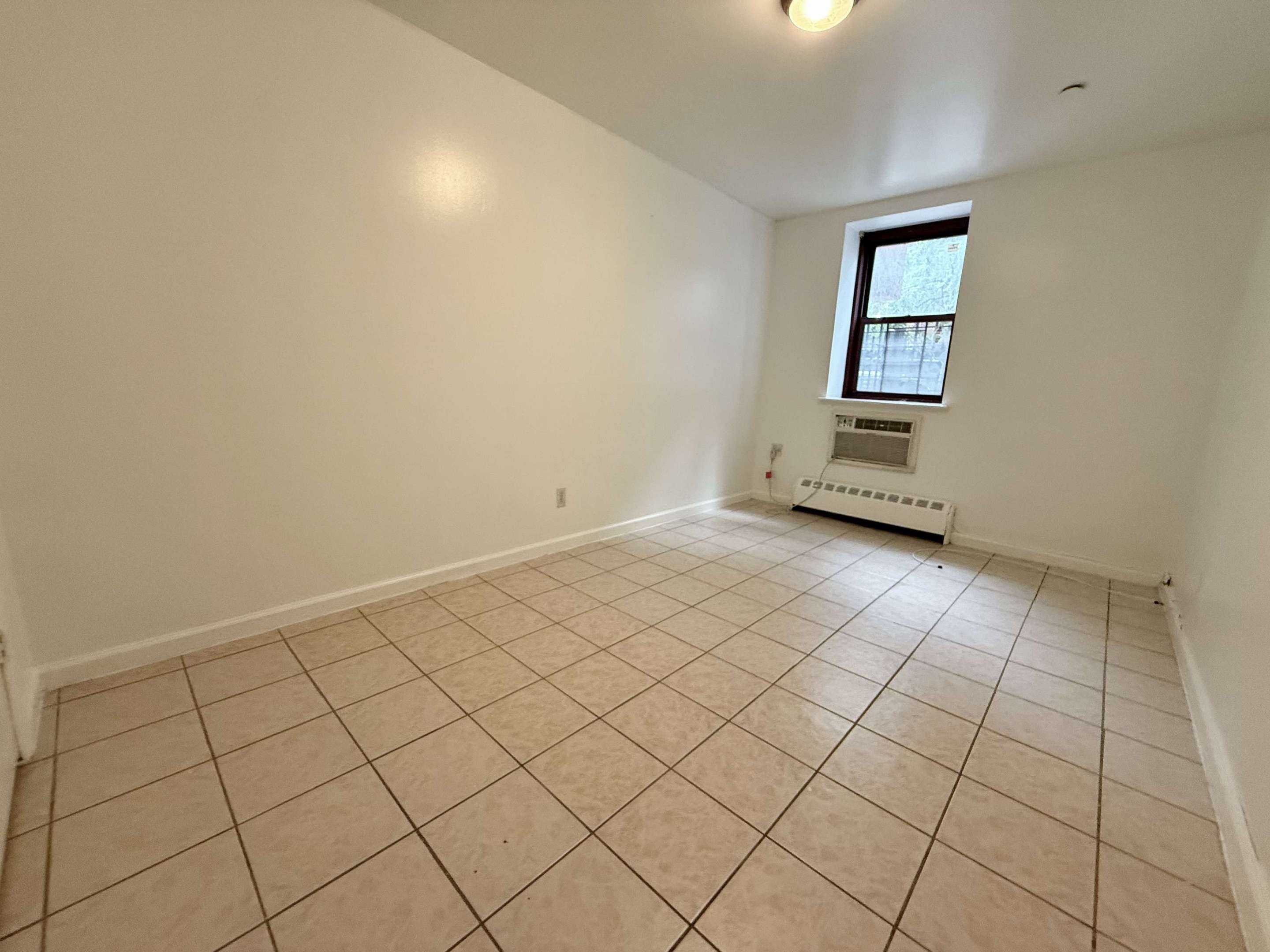 535 W 51st Street LH