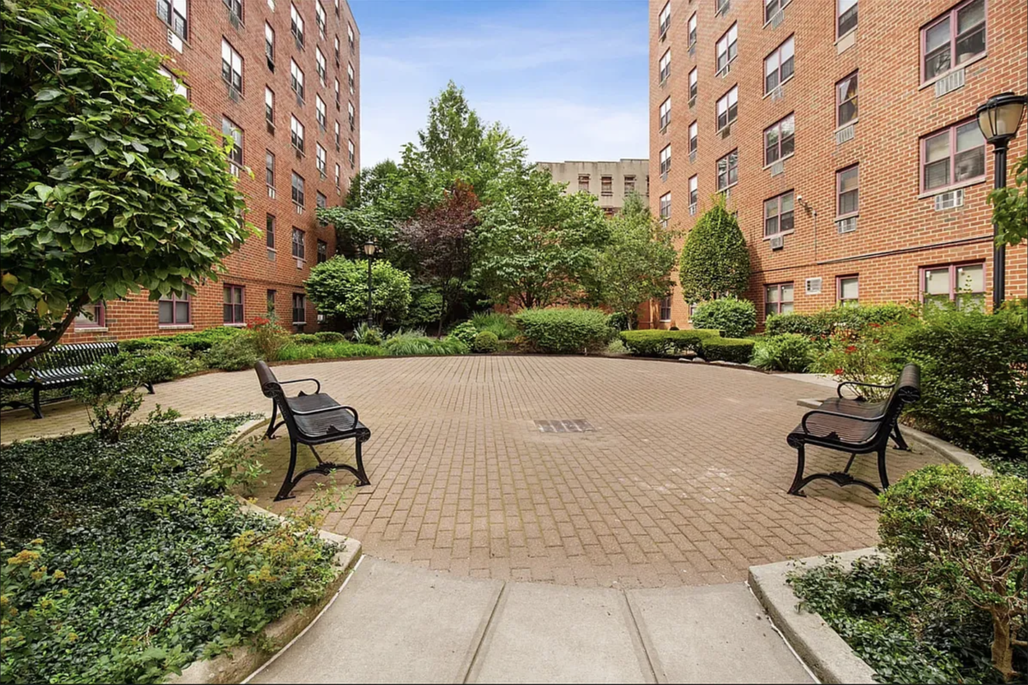 535 W 51st Street LH