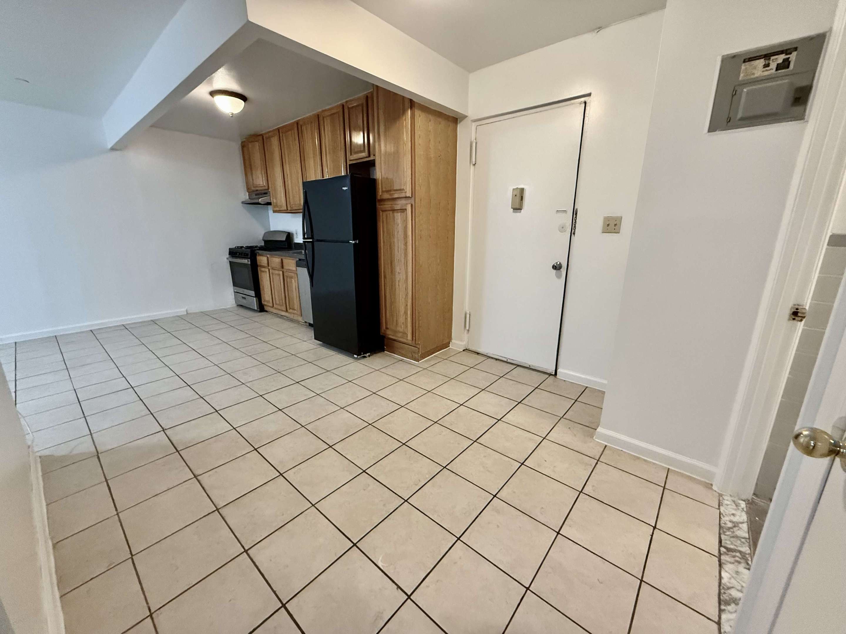 535 W 51st Street LH