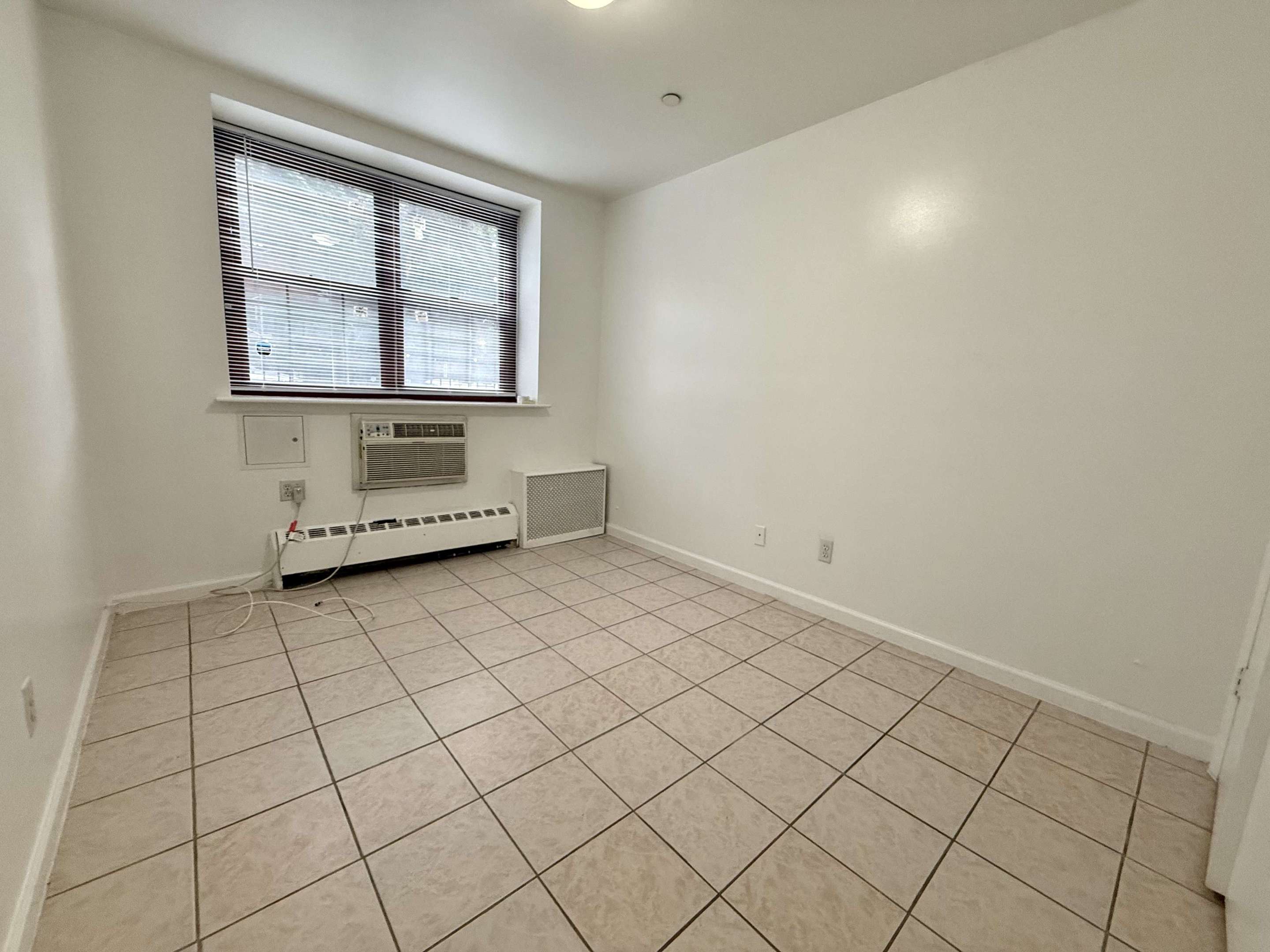 535 W 51st Street LH