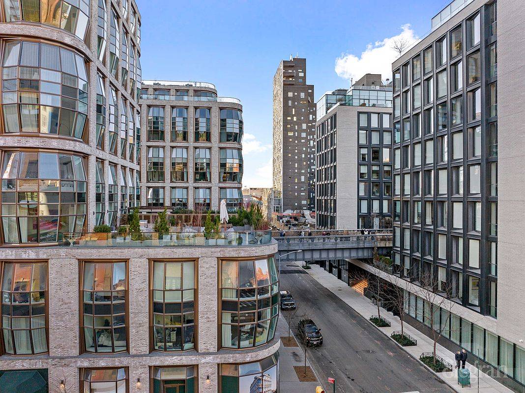 456 W 19th Street 4/5D