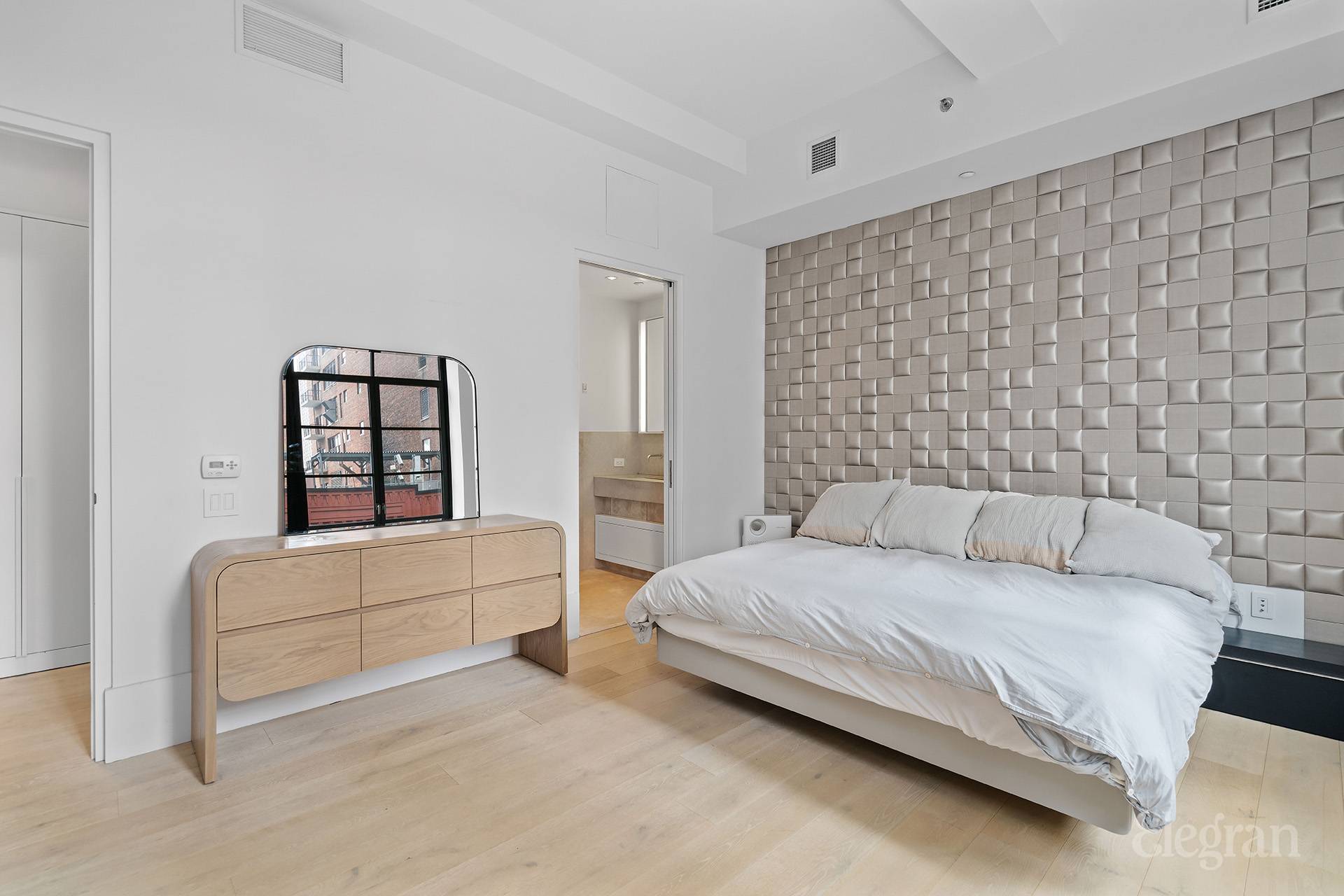 404 Park Avenue S 4A